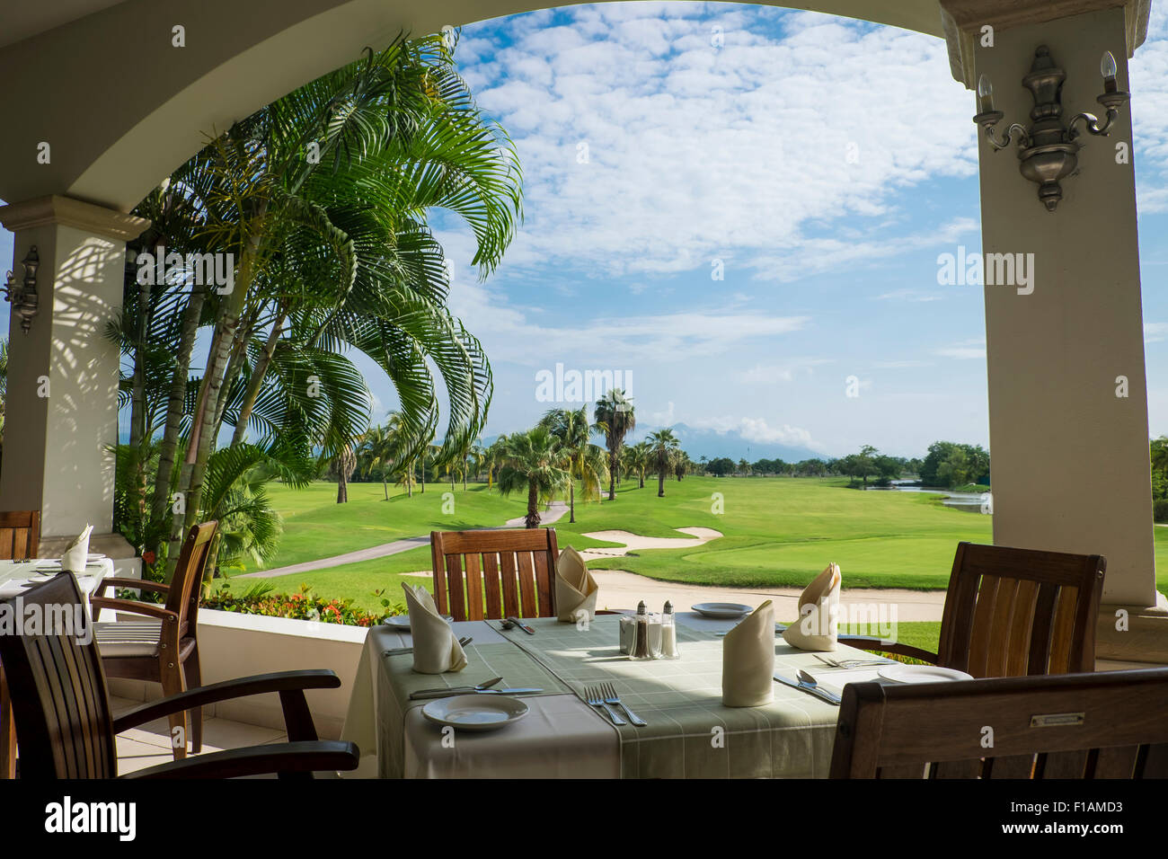 Messico, Nayarit Nuevo Vallarta, prevista tabella sulla terrazza del golf club Foto Stock