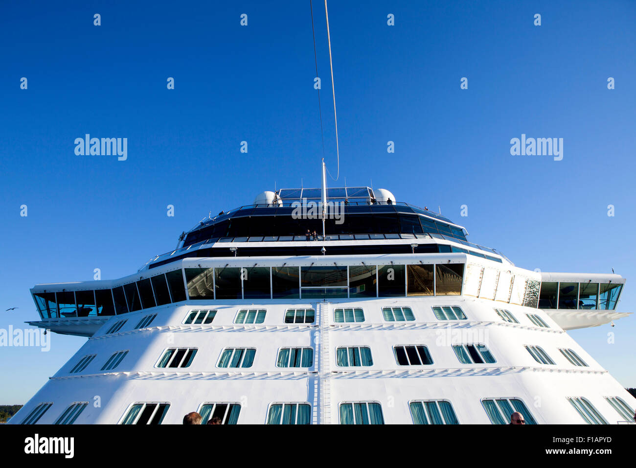 In prossimità della parte anteriore e il ponte del Celebrity Eclipse nave da crociera Foto Stock
