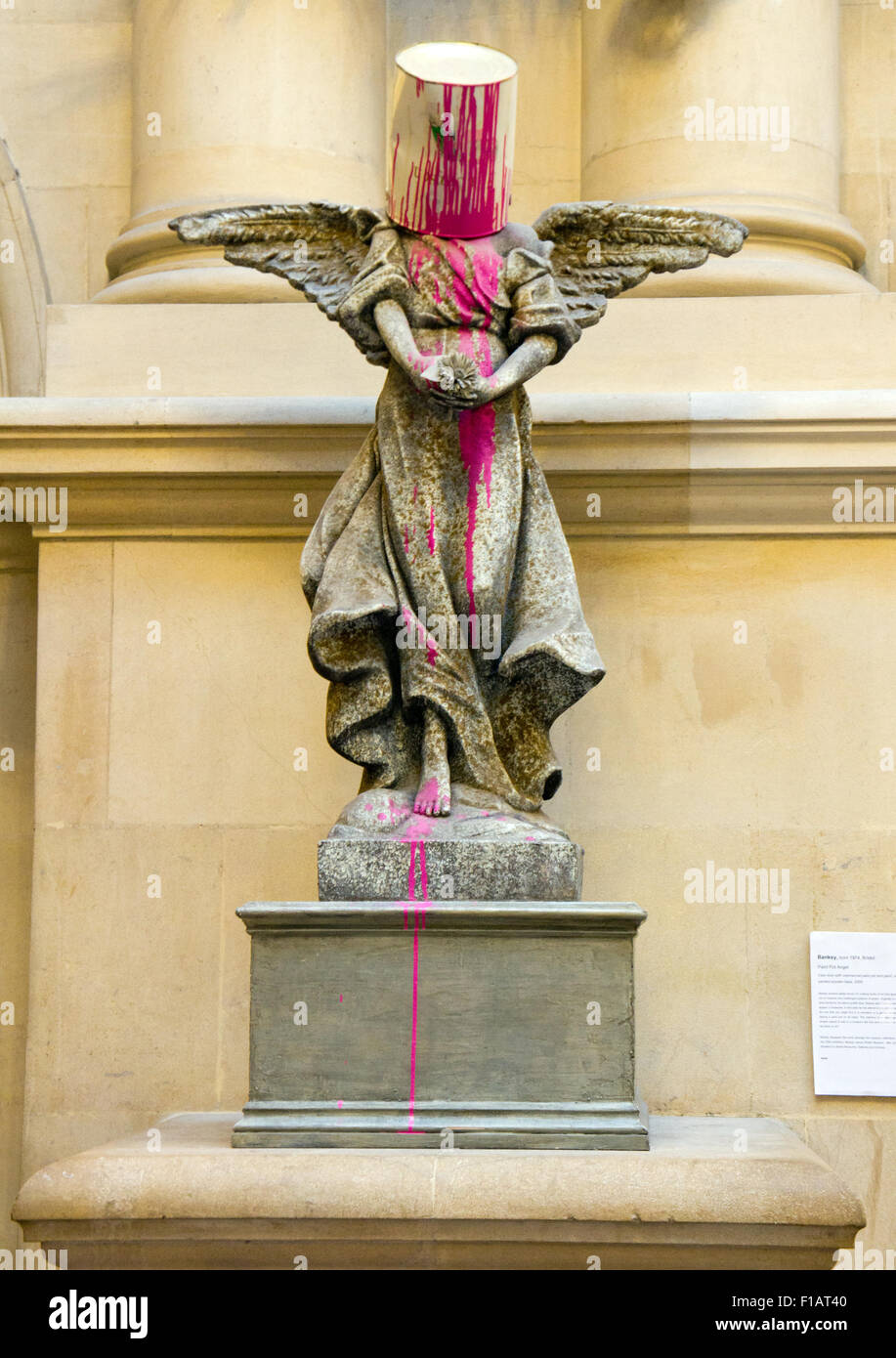 Banksy Angelo scultura, Museo di Bristol, Bristol, Inghilterra, Regno Unito Foto Stock