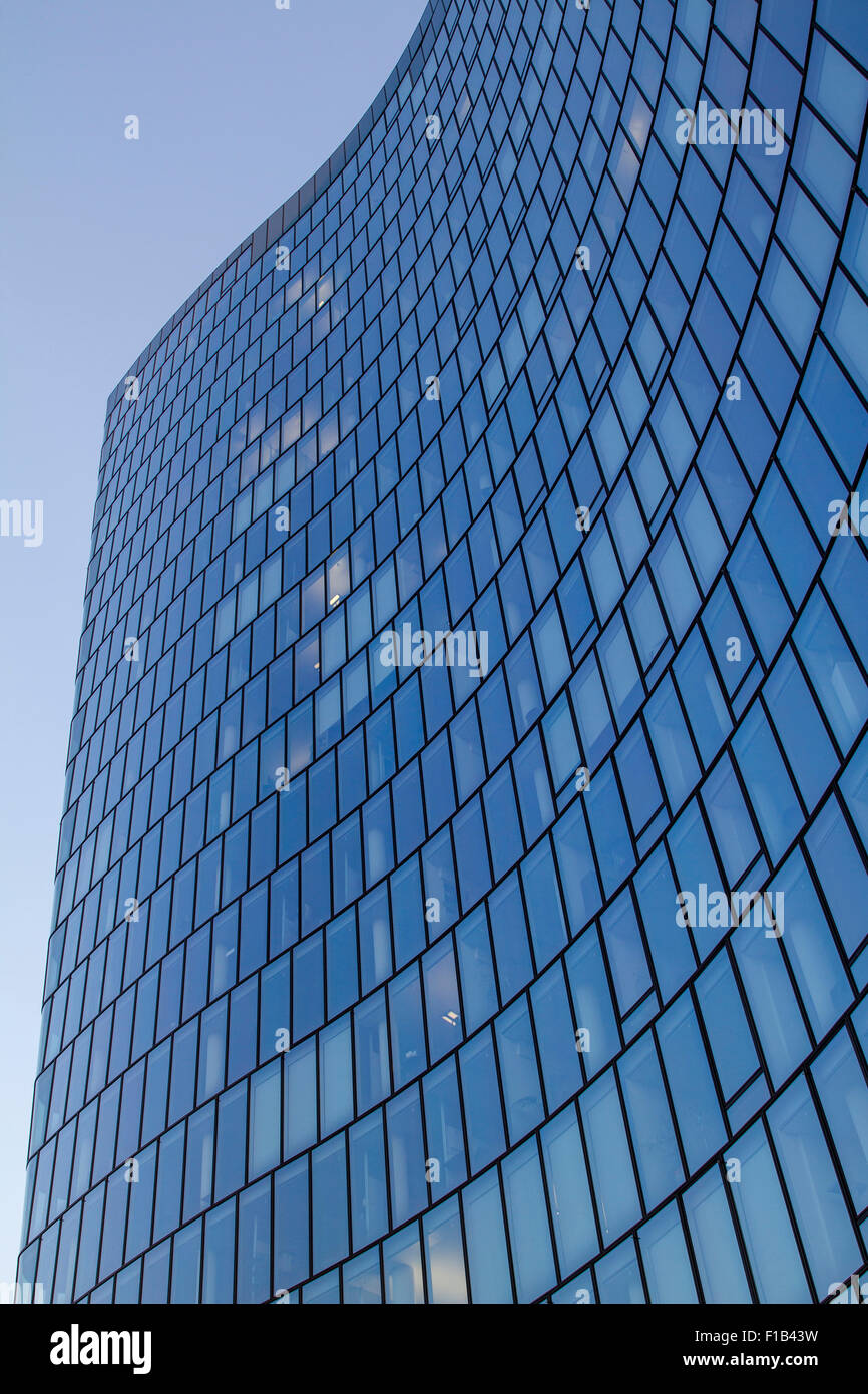 La facciata dell'edificio per uffici hoch zwei, hoch zwei, OMV, austriaca olio minerale administration, Vienna, Austria Foto Stock