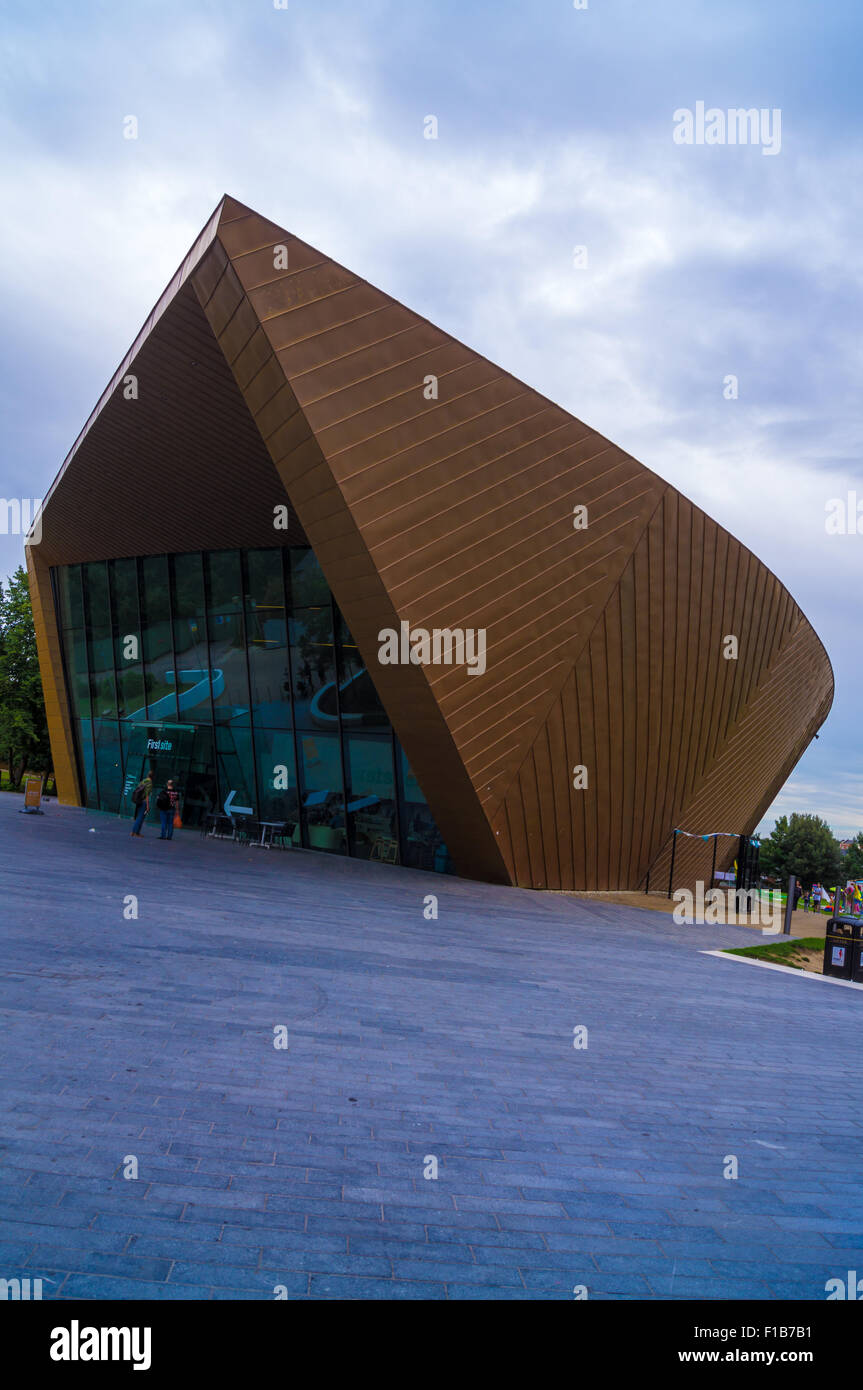 Firstsite galleria d'arte, da Rafael Viñoly, 2011, Colchester, Essex, Inghilterra, Regno Unito Foto Stock