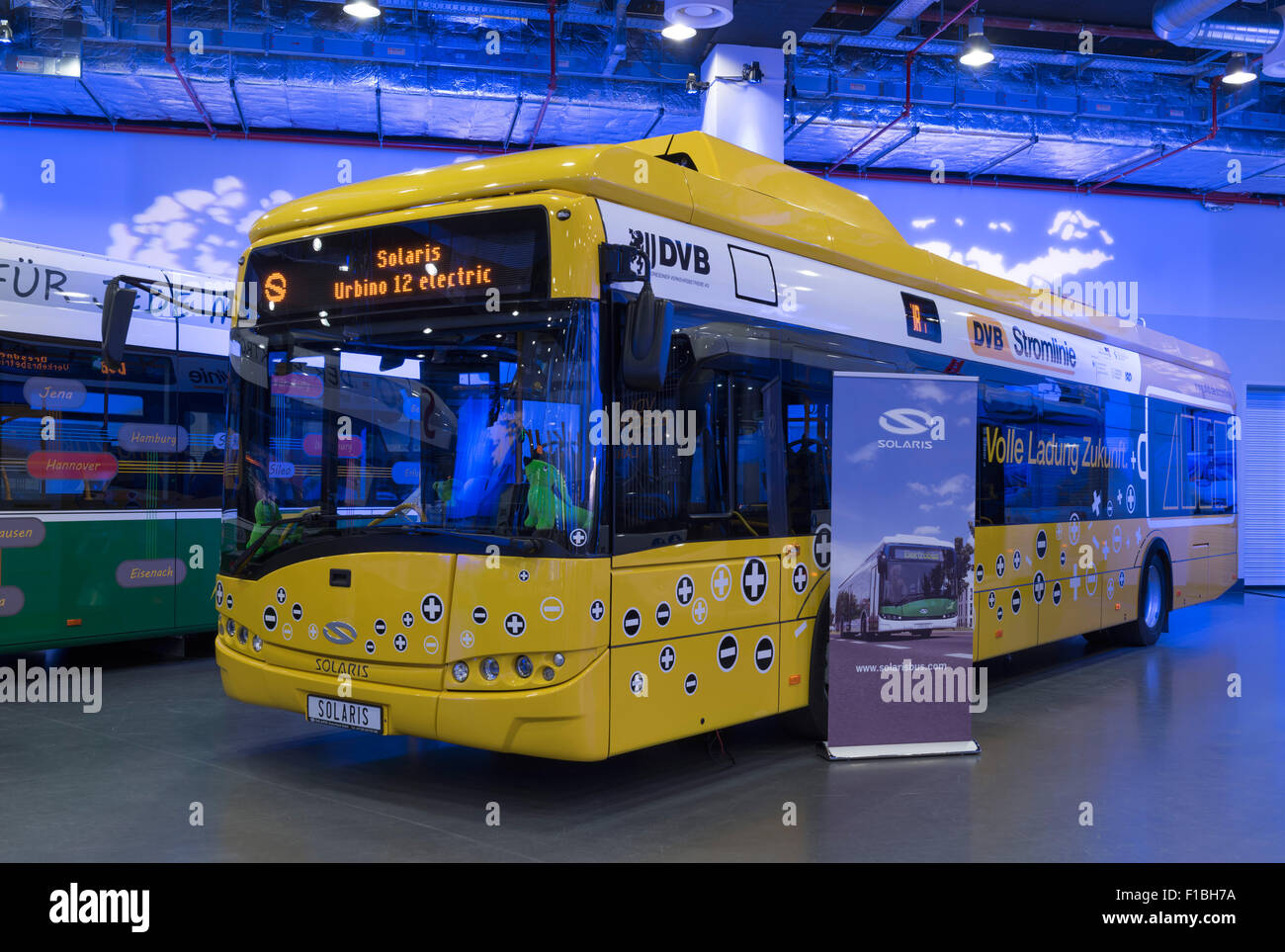 Berlino, Germania, un autobus Solaris la Dresdner Verkehrsbetriebe AG Foto Stock