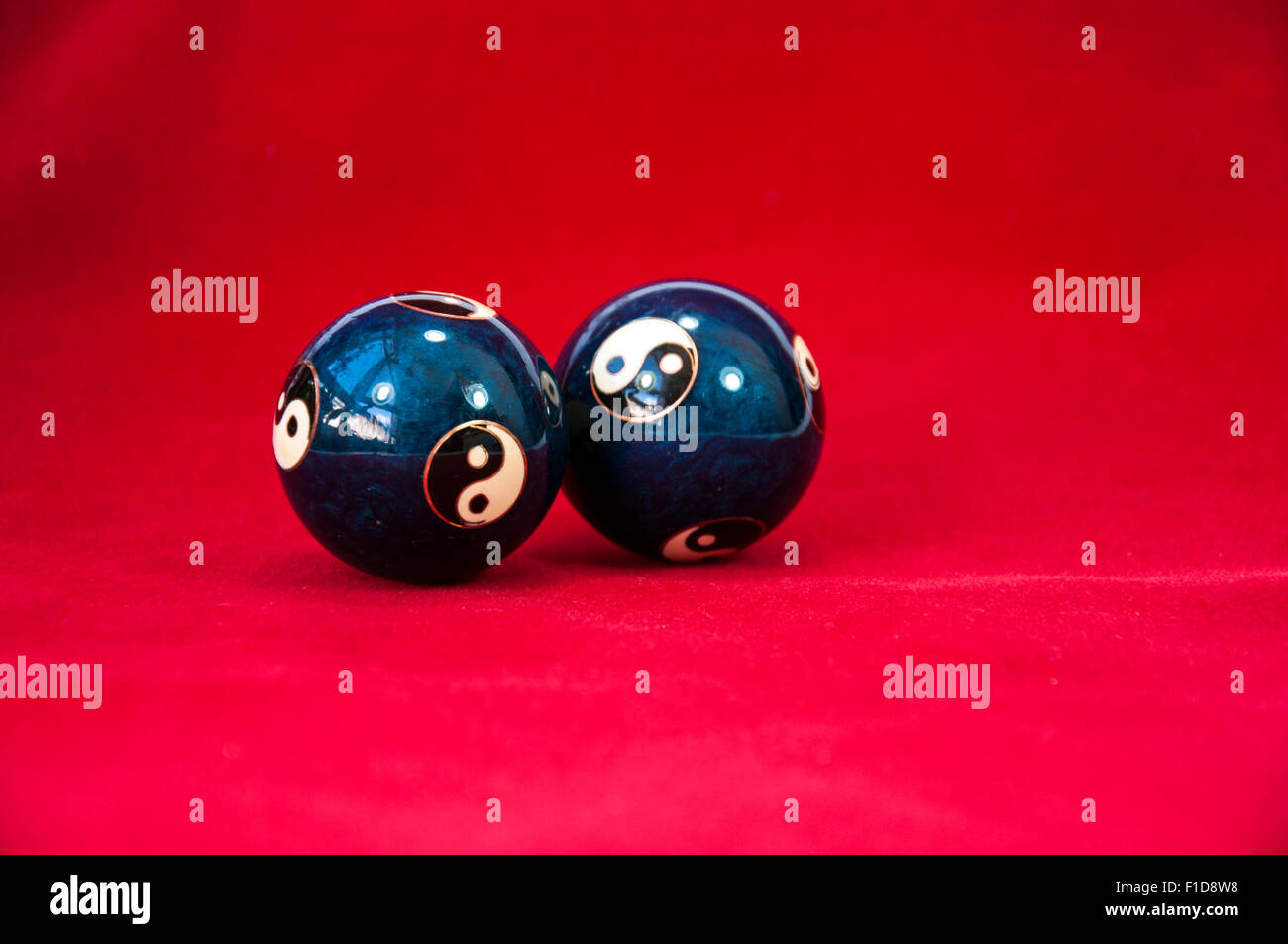 Yin e Yang Baoding sfere, noto anche come sfere di salute. Foto Stock