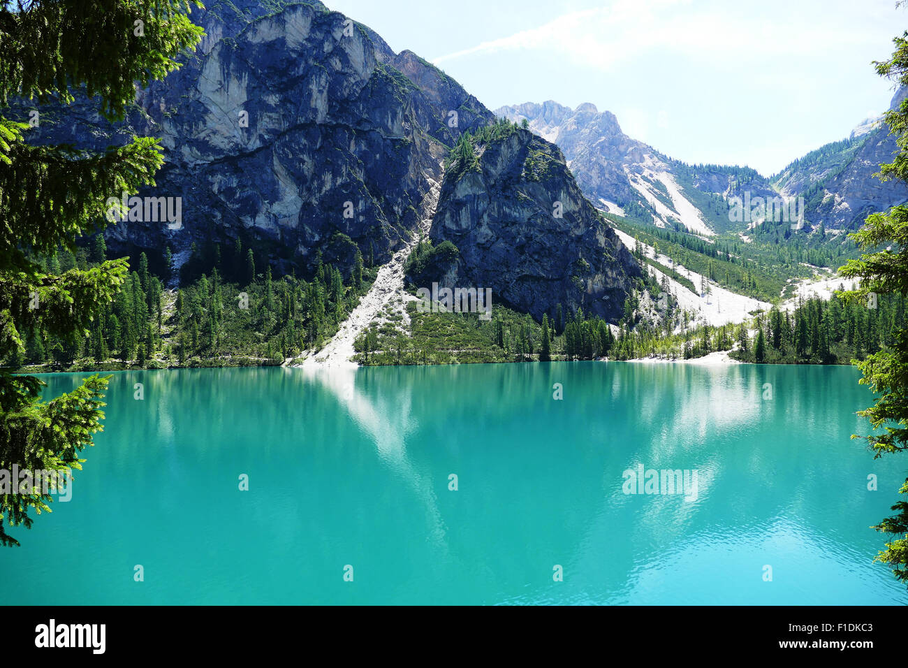 Lago di Braies nelle Dolomiti Italia Foto Stock