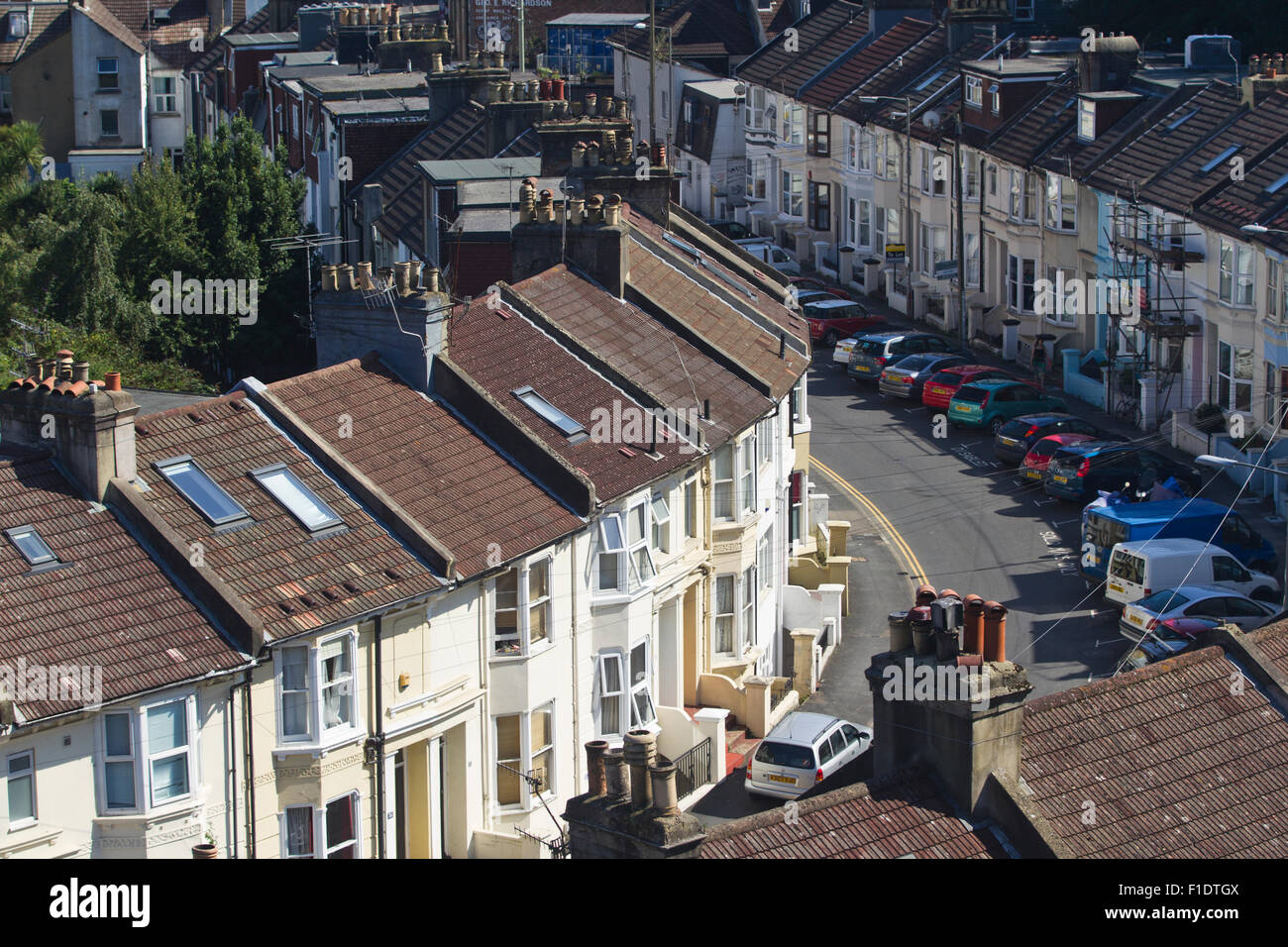 Case a schiera in periferia di Brighton, East Sussex, England, Regno Unito Foto Stock