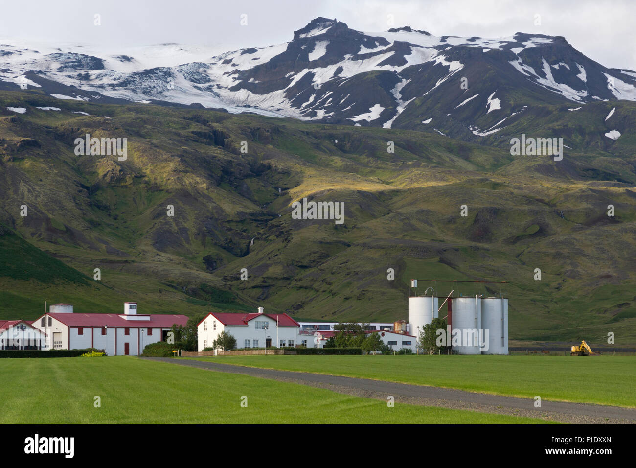 Thorvaldseyri fattoria di famiglia sotto Eyjafjallajokull, Islanda, il vulcano che ha eruttato nel 2010 Foto Stock