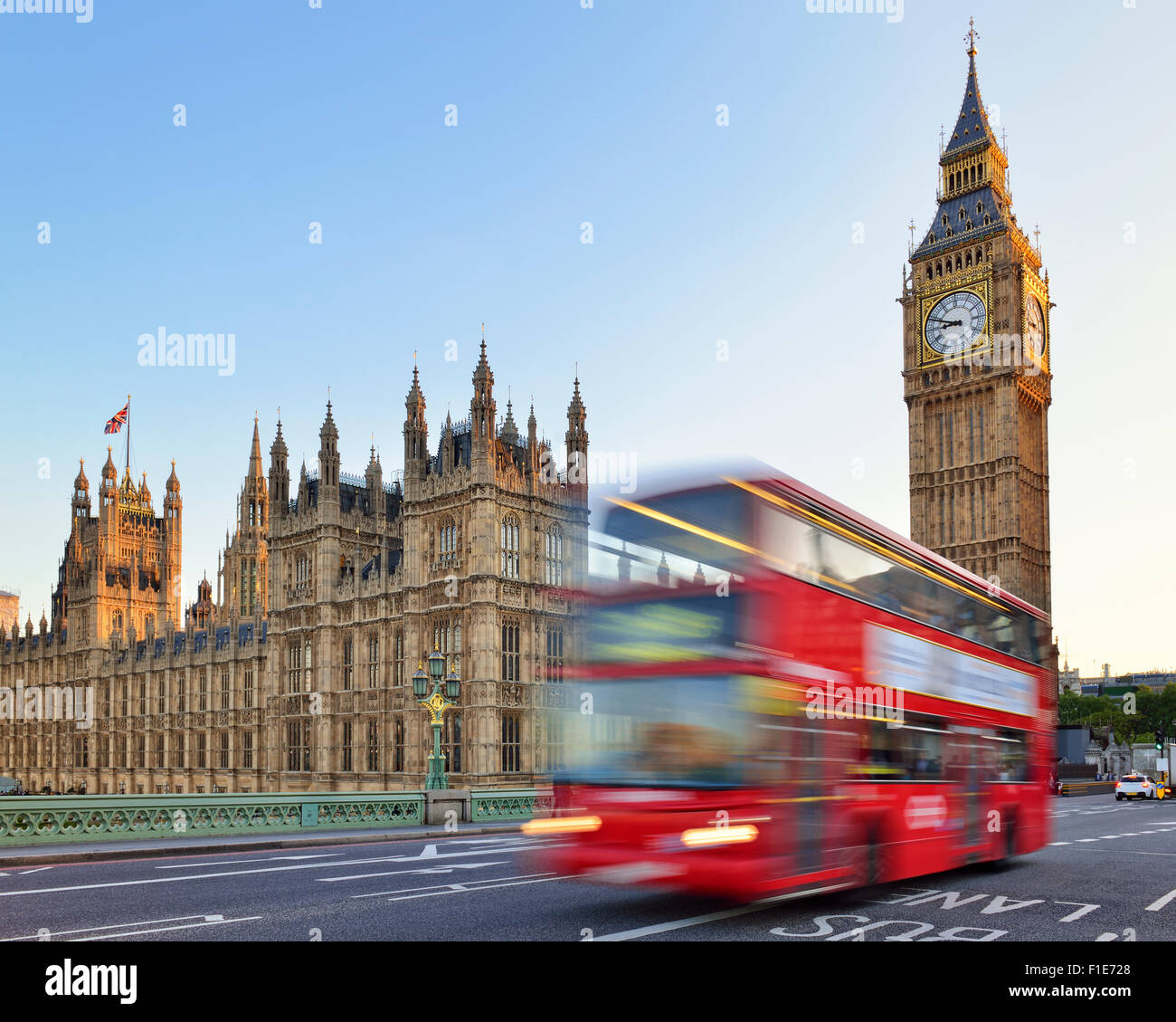 Londra, la Casa del Parlamento e dal Big Ben da Westminster Bridge. Inghilterra, Regno Unito. Foto Stock