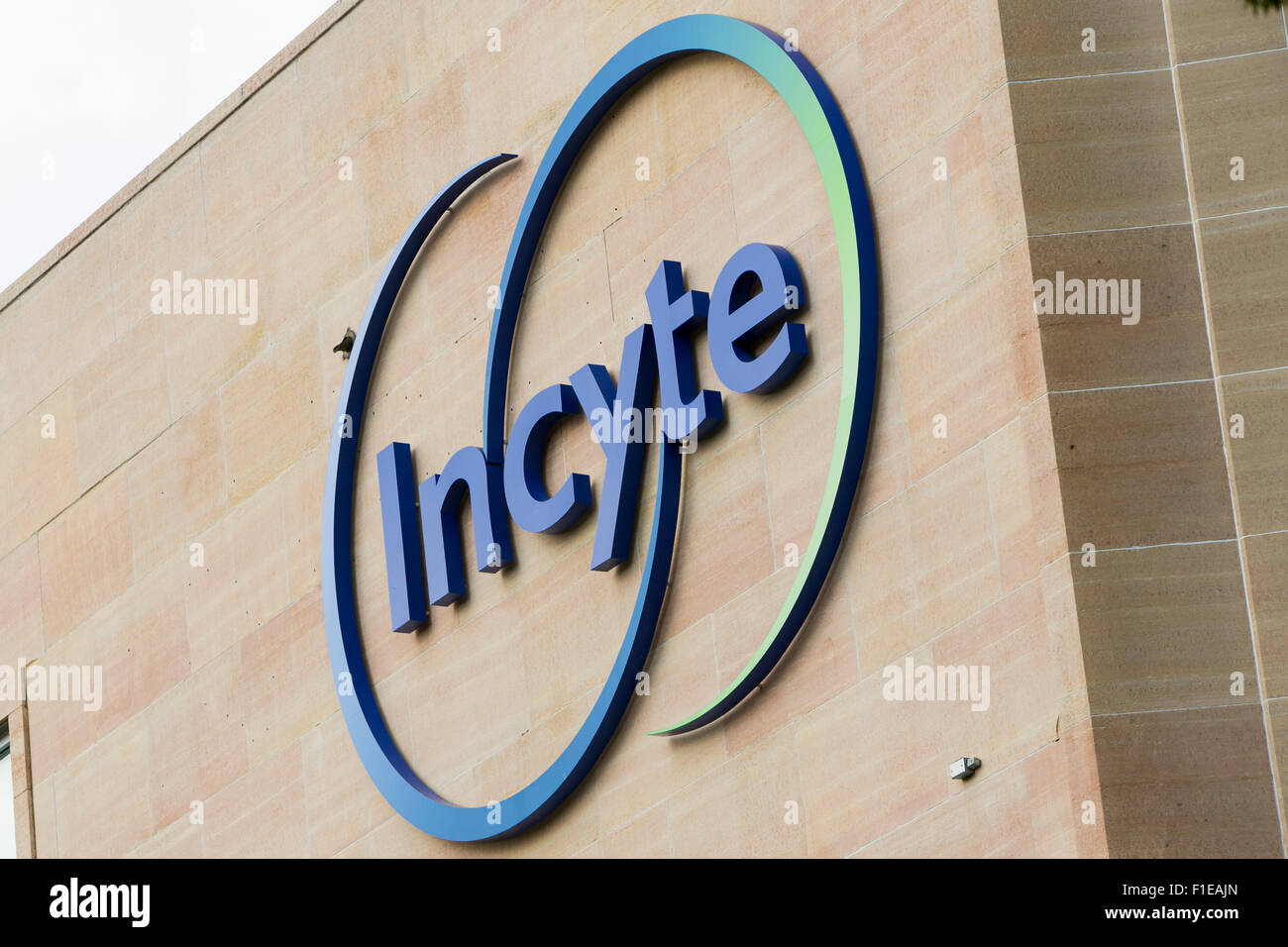Un logo segno al di fuori della sede della Incyte Corporation in Wilmington, Delaware il 29 agosto 2015. Foto Stock