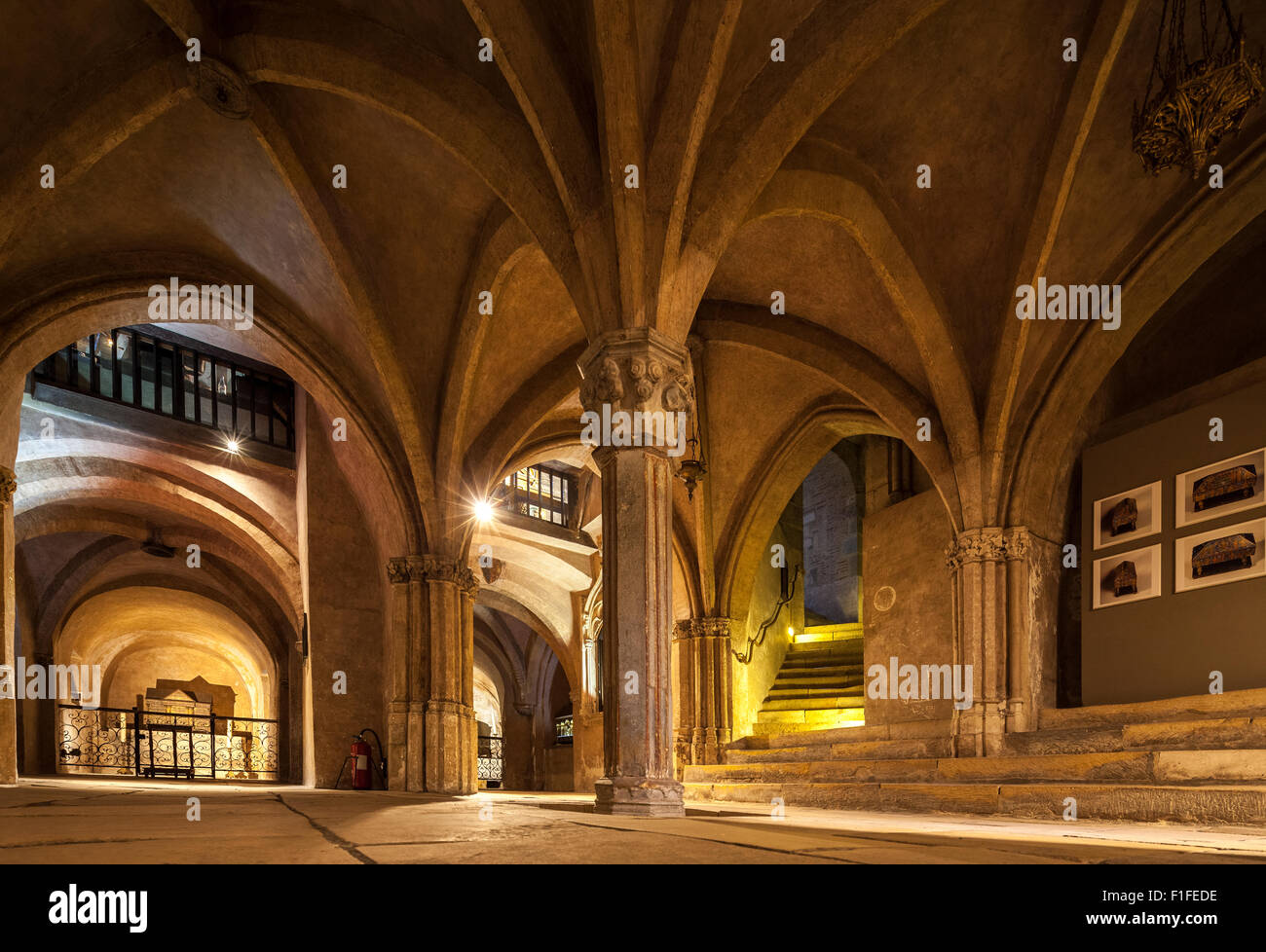 La cripta della Basilica di San Sernin, St Sernin Chiesa, Toulouse, Francia Foto Stock