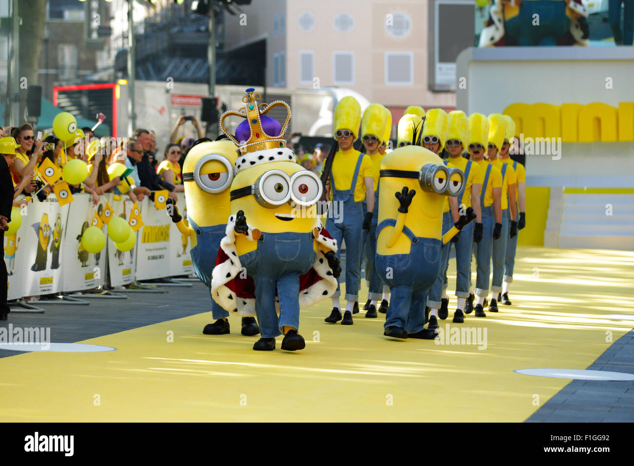 Londra, UK, 11 Giugno 2015: atmosfera presso i serventi - premiere mondiale a l'Odeon Leicester Square a Londra Foto Stock