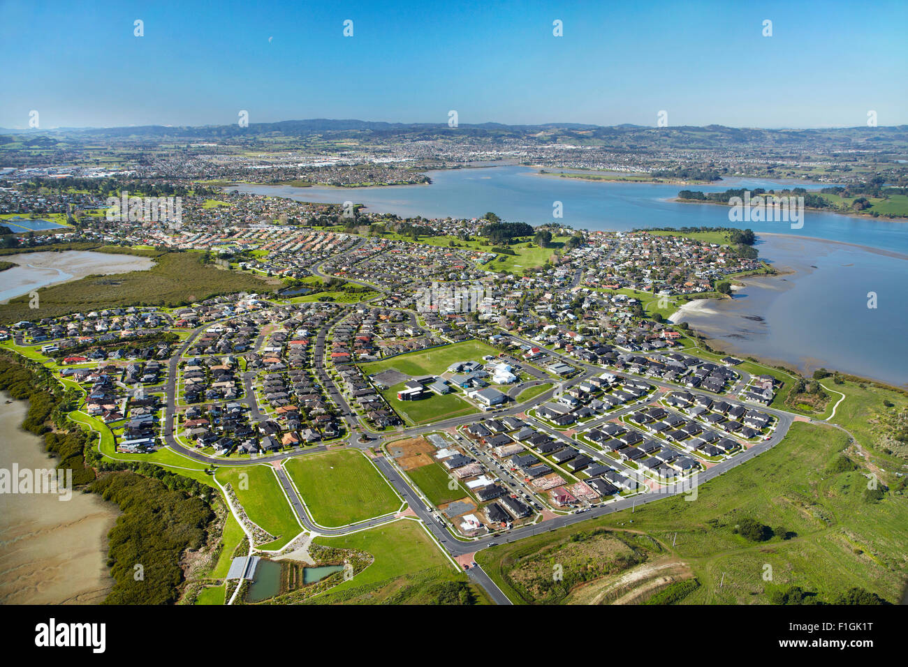 Graticcio Downs e Manukau Harbour, Auckland, Isola del nord, Nuova Zelanda - aerial Foto Stock