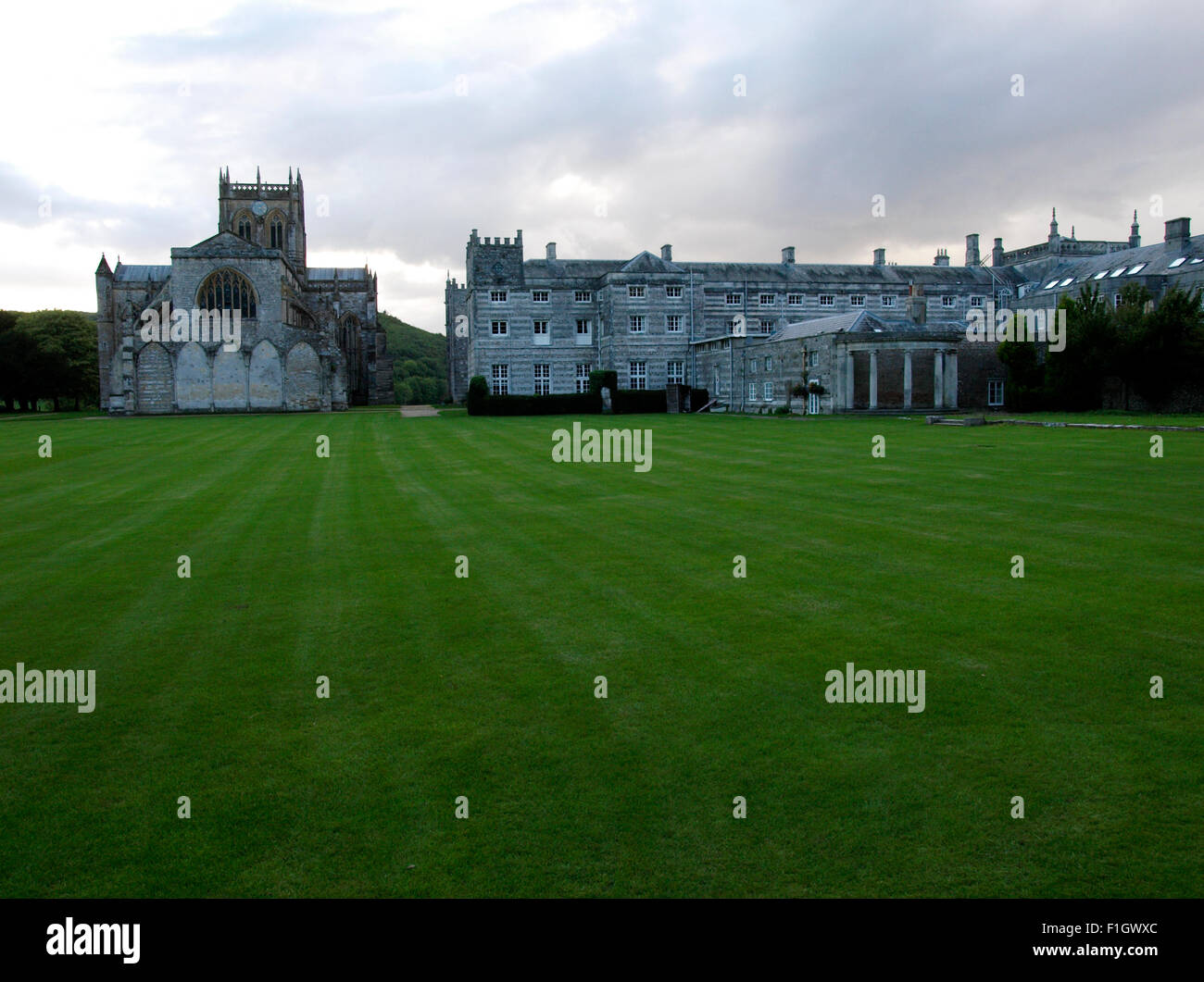 Milton Abbey la Chiesa e la scuola, Milton Abbas, Dorset, Regno Unito Foto Stock