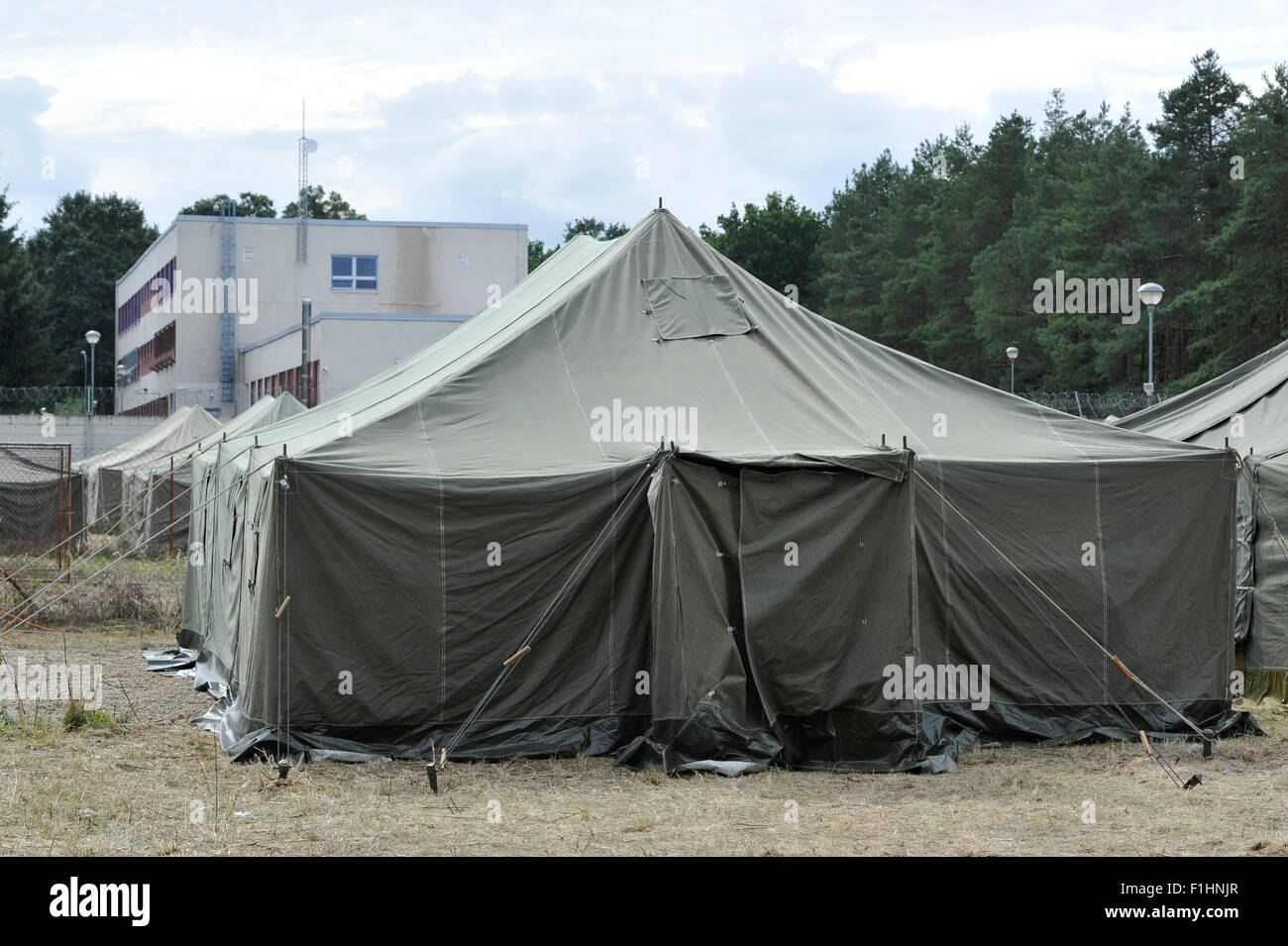La tenda temporanea struttura di detenzione per rifugiati in Breclav-Postorna, la Moravia Meridionale, nella Repubblica Ceca il 2 settembre 2015. (CTK foto/Vaclav Salek) Foto Stock