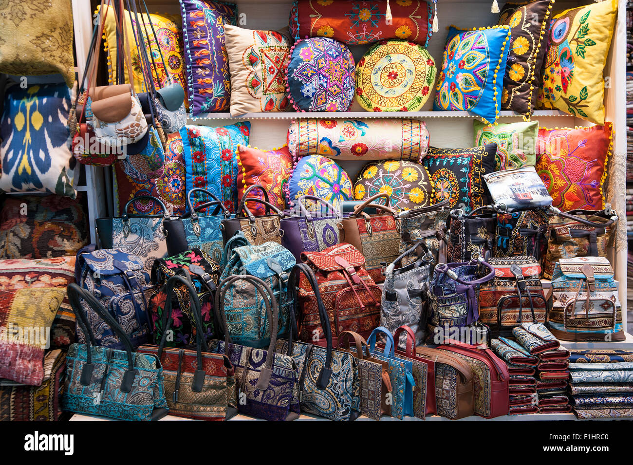 Istanbul Gran Bazar Turchia borsa borse borsetta Foto stock - Alamy
