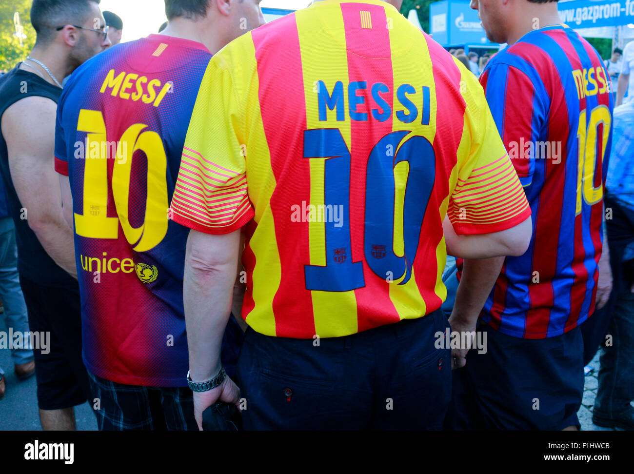 FC Barcelona Fans mit Lionel Messi-Trikots - Impressionen: Fanmeile vor dem Champions League Endspiel, 5. Juni 2015, Berlino. Foto Stock