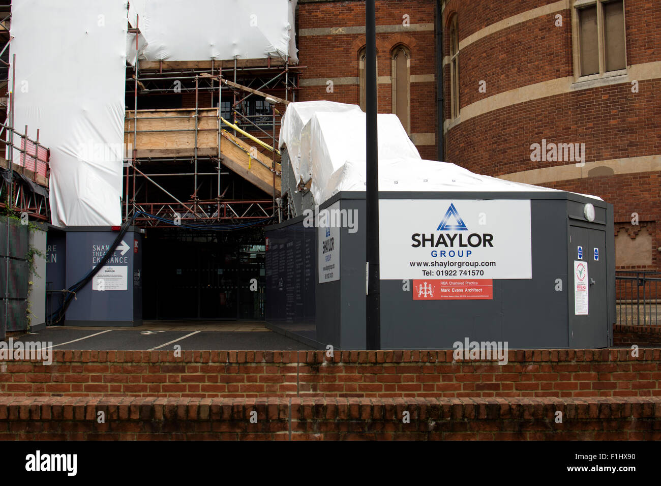 Il Cigno ala del teatro RSC edificio durante i lavori di riparazione, Stratford-upon-Avon, Regno Unito Foto Stock