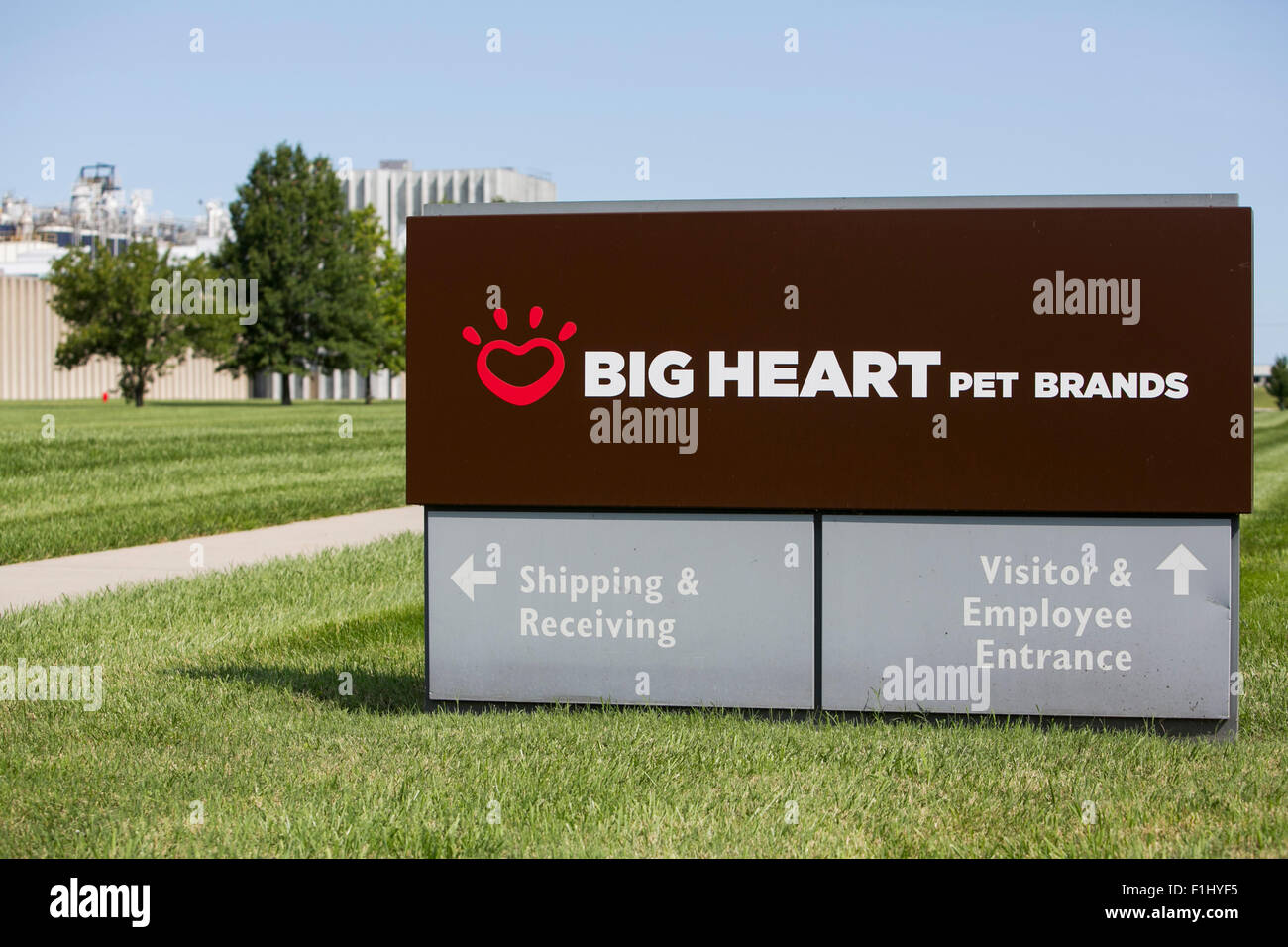 Un segno del logo al di fuori di una struttura occupata dal grande cuore Pet marche in Lawrence, Kansas il 23 agosto 2015. Foto Stock