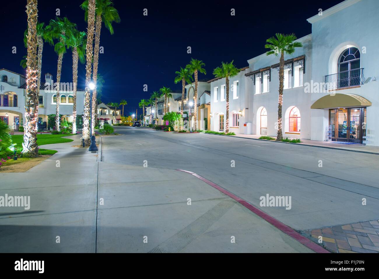 Downtown La Quinta California di notte. In estate La Quinta. Foto Stock