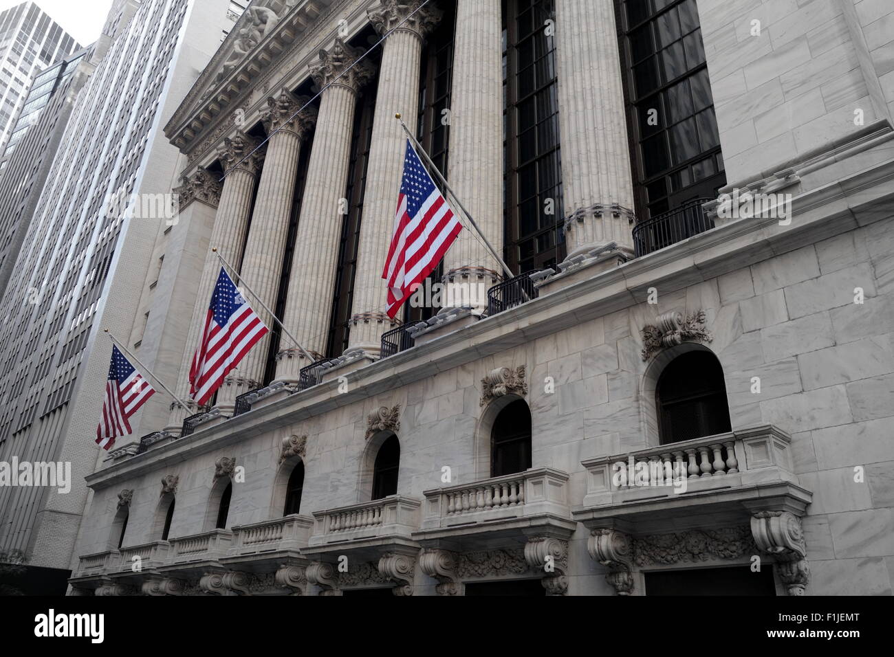 la via di new york con la borsa