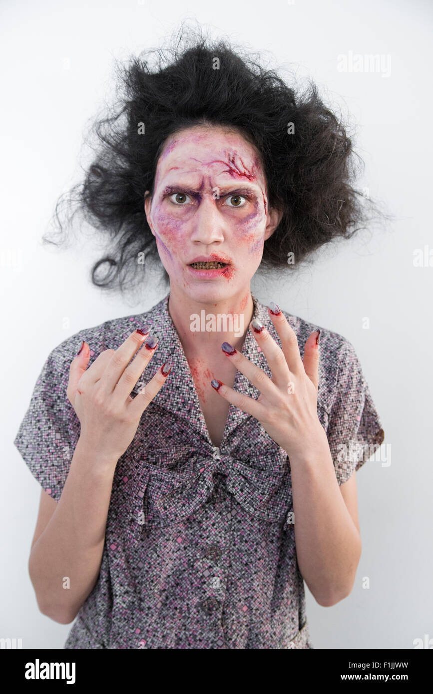 Zombie, film shoot, scena di una commedia di zombie, short film Brain Freeze Foto Stock