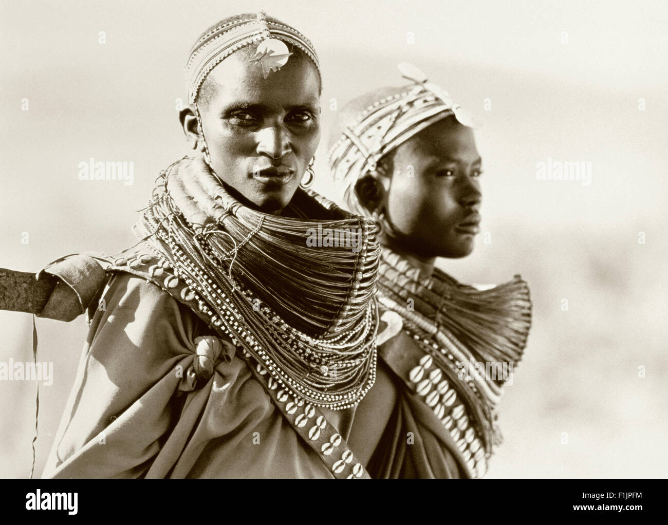 Ritratto di due donne Masai, Tanzania Africa Foto Stock