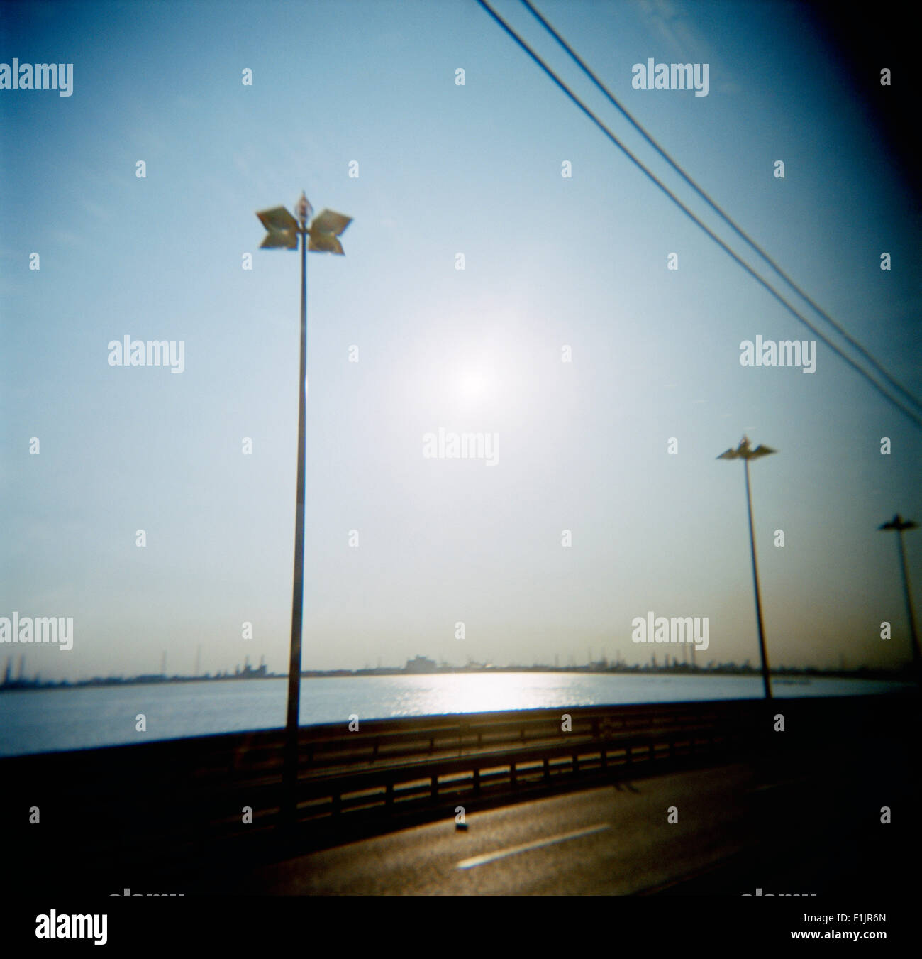 Strada e lampioni, Italia Foto Stock