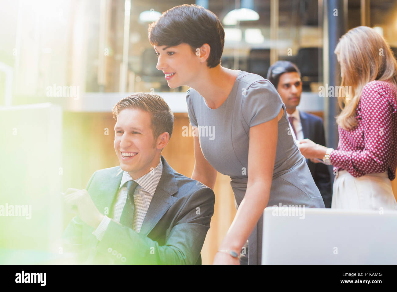 La gente di affari lavoro in ufficio Foto Stock