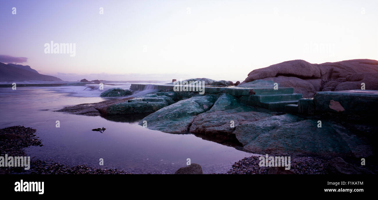 Pool di marea, Camps Bay, Città del Capo, Sud Africa Foto Stock