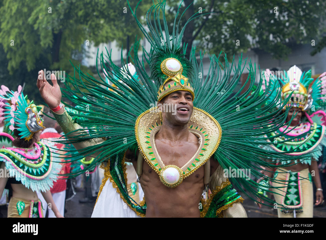 Celebrazione al Notting Hill Carnival-The più grande festival di strada in Europa. La cultura dei caraibi con costumi colorati Foto Stock