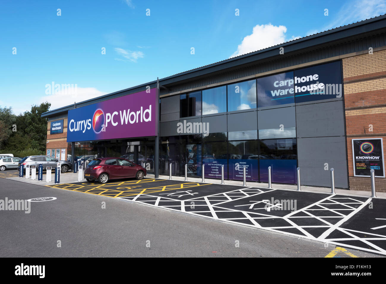 Currys / pc world / Magazzino auto superstore Foto Stock