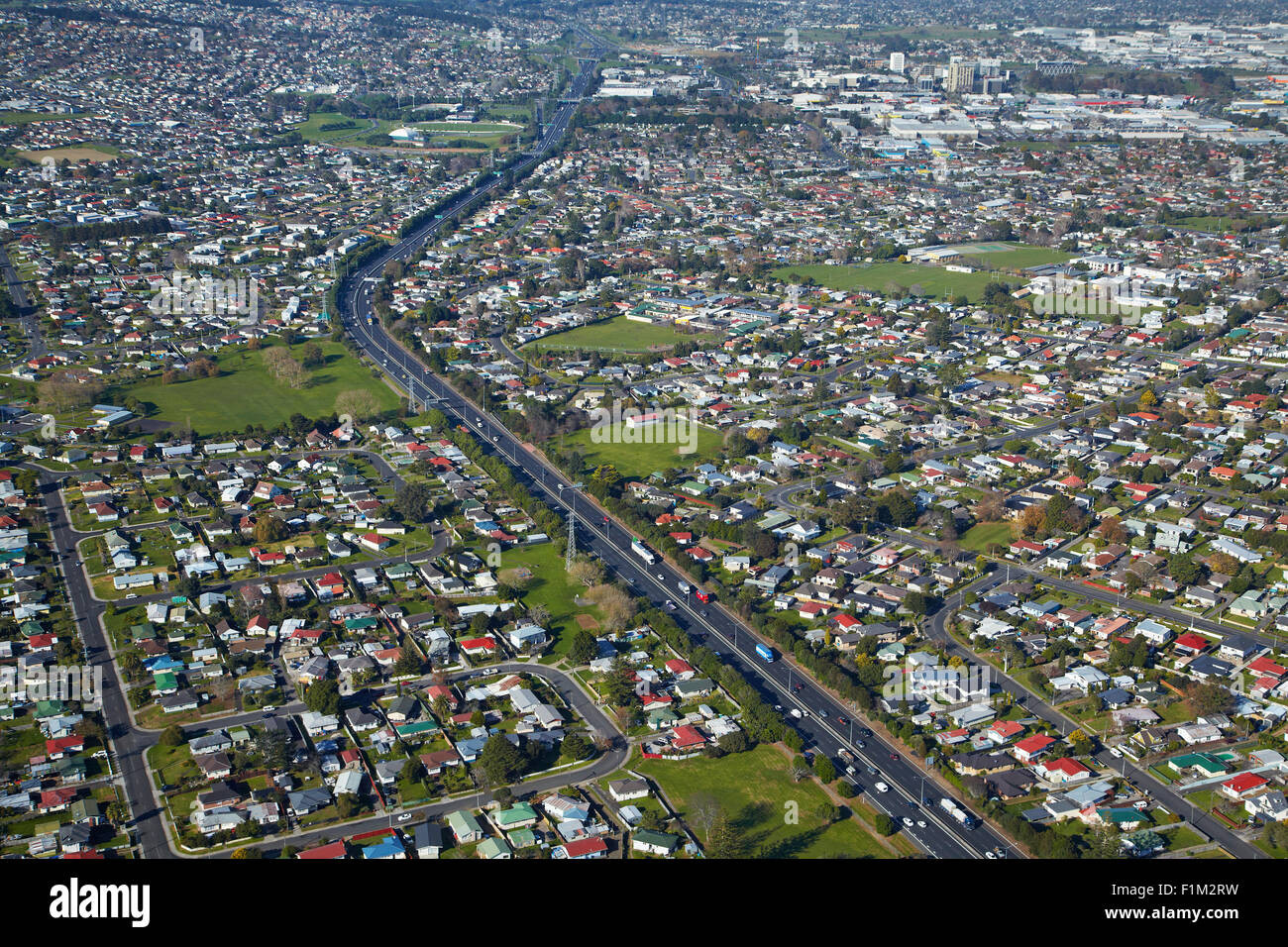 Otara, Papatoetoe, Manukau, e l'autostrada a sud di Auckland, Isola del nord, Nuova Zelanda - aerial Foto Stock
