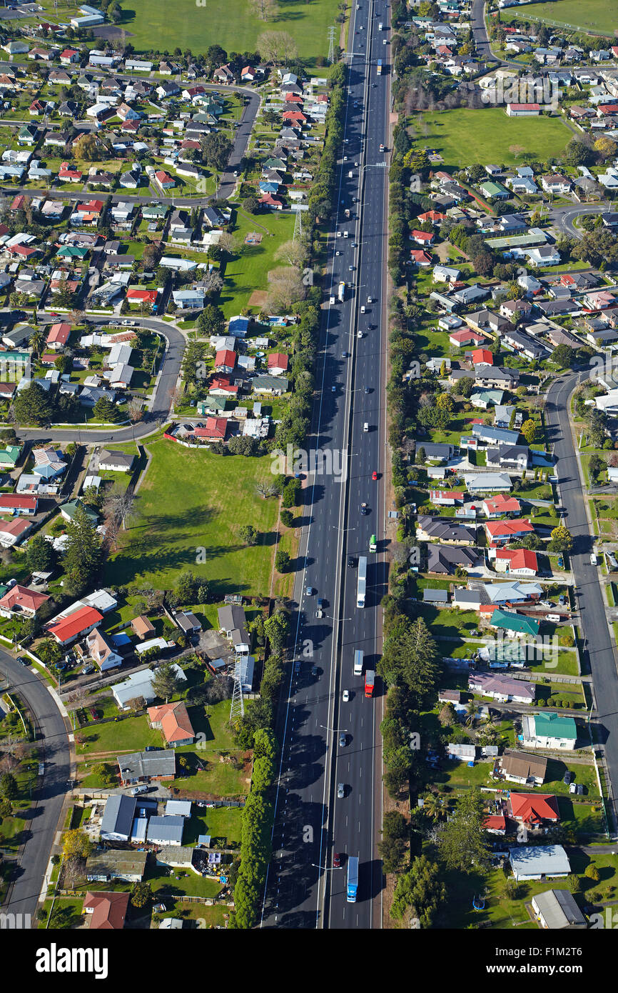 Otara, Papatoetoe, e l'autostrada a sud di Auckland, Isola del nord, Nuova Zelanda - aerial Foto Stock