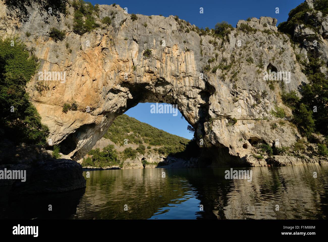 L'arco naturale di Vallon Pont d'Arc al tramonto Foto Stock