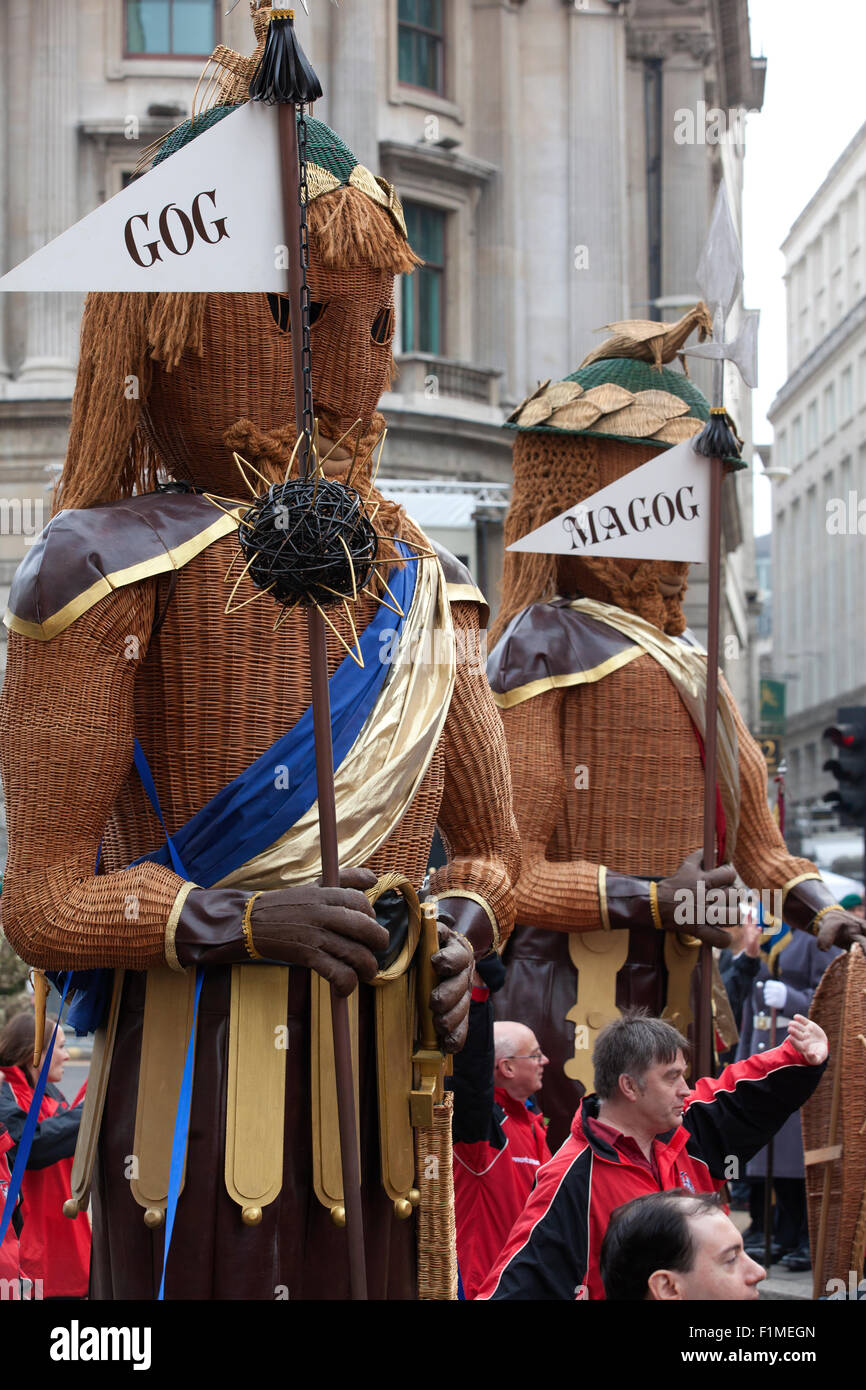 Guardiani tradizionali della città di londra immagini e fotografie