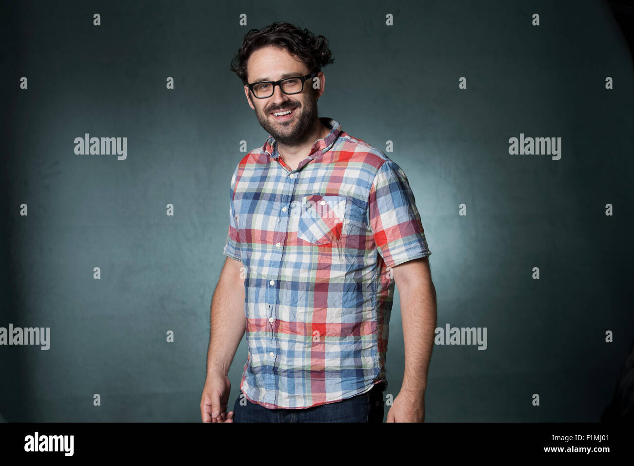 Tim Clare, il British autore e musicista, all'Edinburgh International Book Festival 2015. Edimburgo, Scozia. Foto Stock