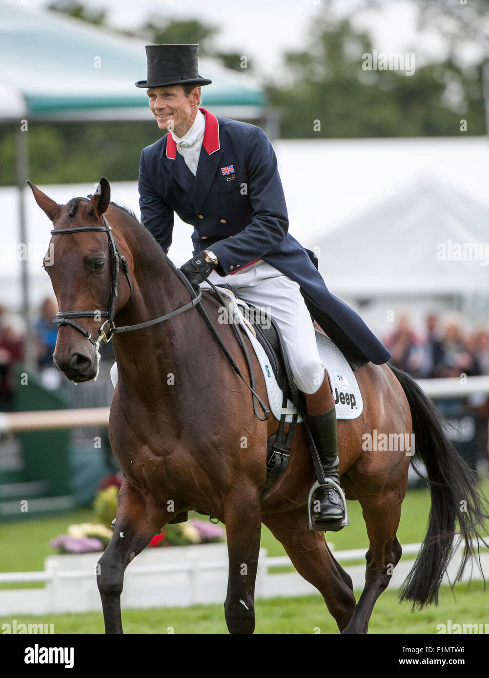 Stamford Lincs, Regno Unito. Il 4 settembre, 2015.William Fox-Pitt (GBR) e Fernhill Pimms [#74] durante la fase di dressage nel secondo giorno della concorrenza. La Land Rover Burghley Horse Trials 2015 Credit: stephen Bartolomeo/Alamy Live News Foto Stock