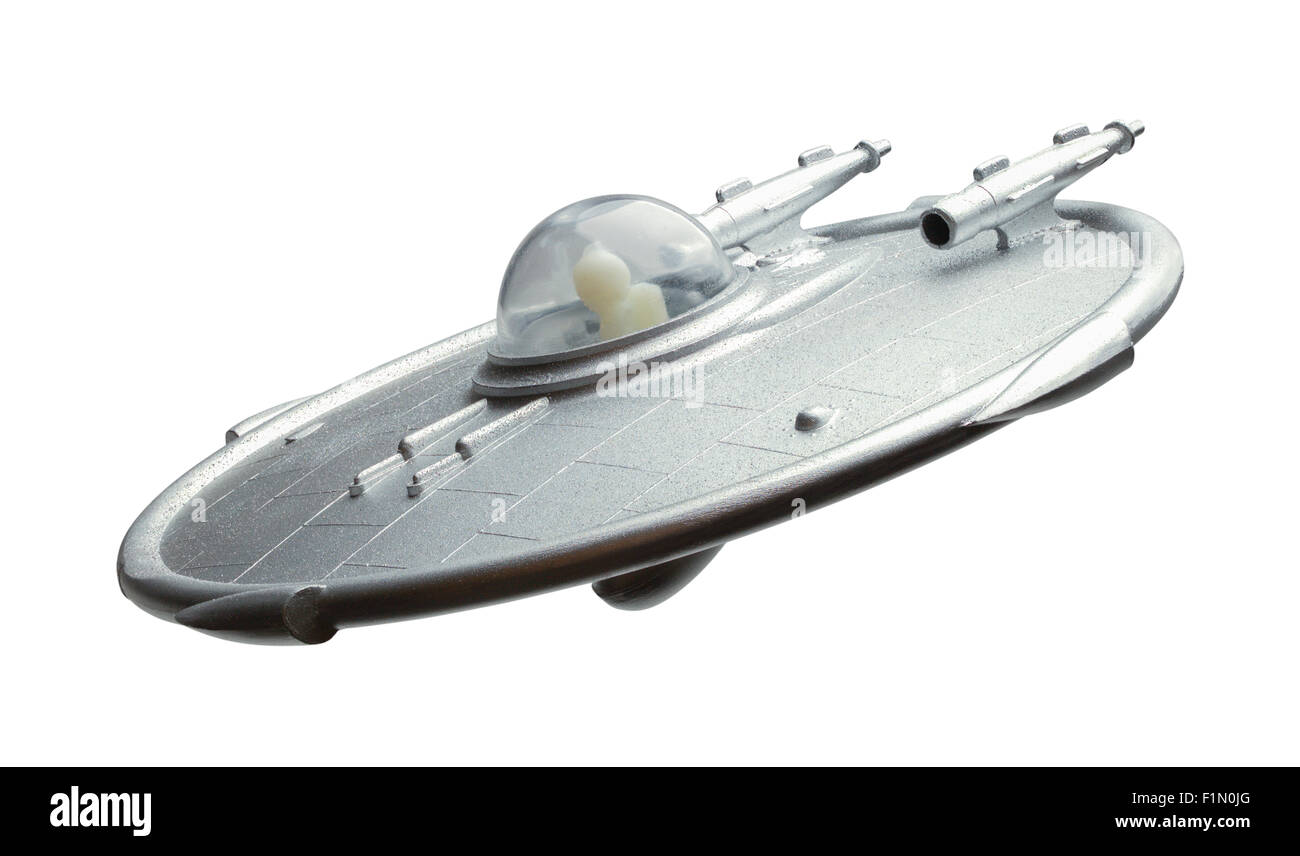 Silver Flying UFO isolato su uno sfondo bianco. Foto Stock