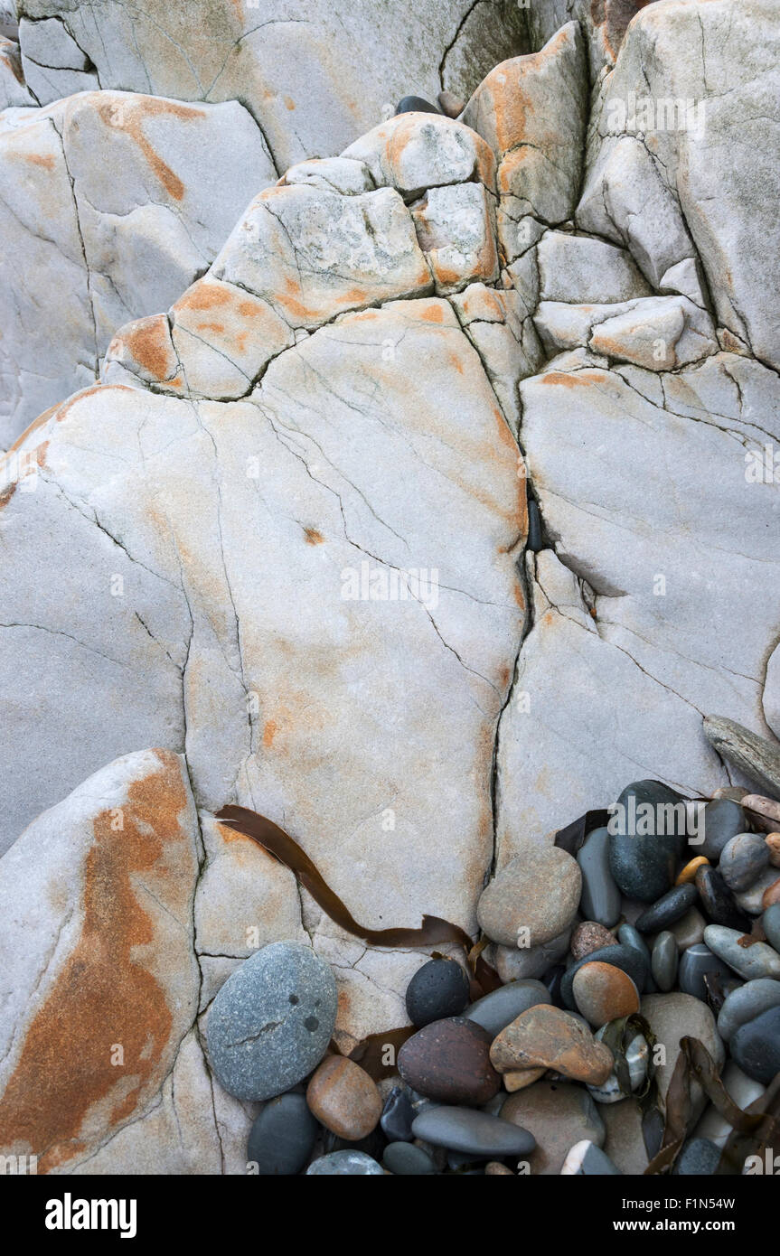 Rocky abstract di dettaglio sulla spiaggia Abermawr in Pembrokeshire, Galles. Foto Stock