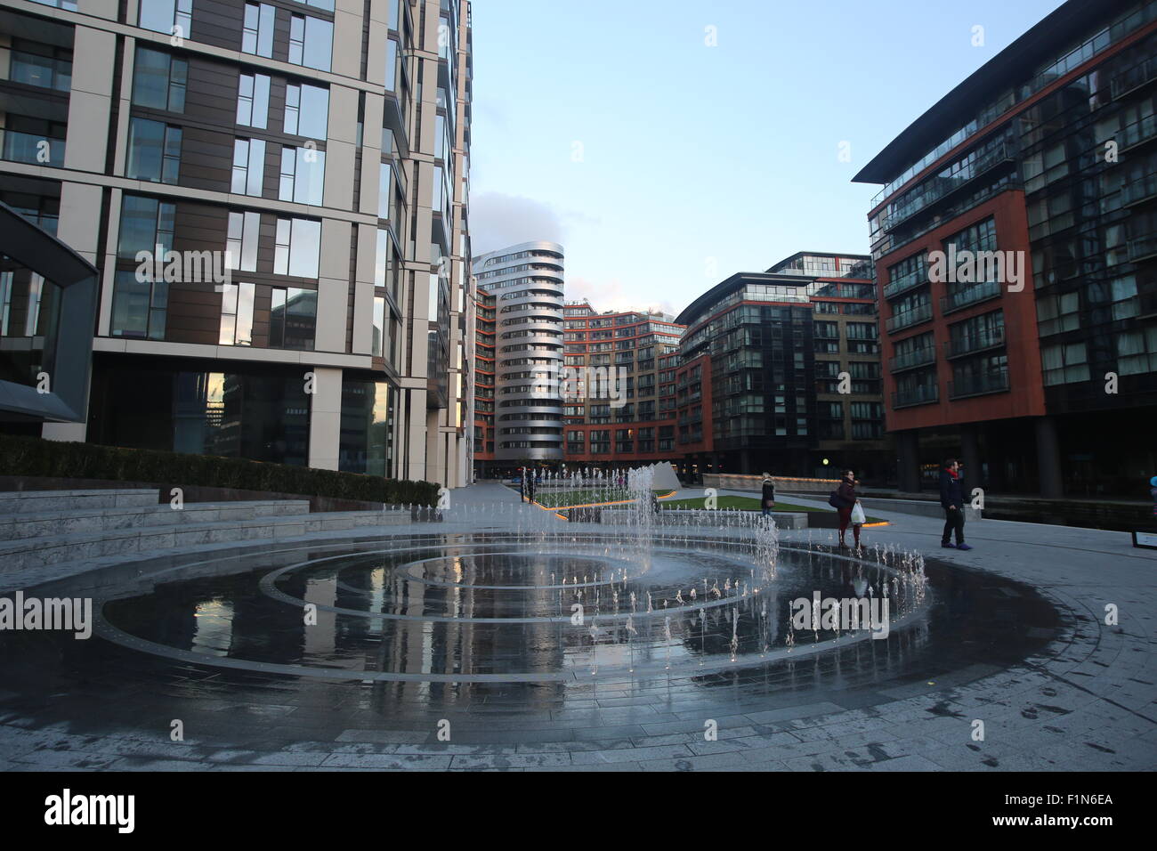 Il sentiero di Paddington a Londra sulla base di Paddington Bear da Michael Bond Foto Stock