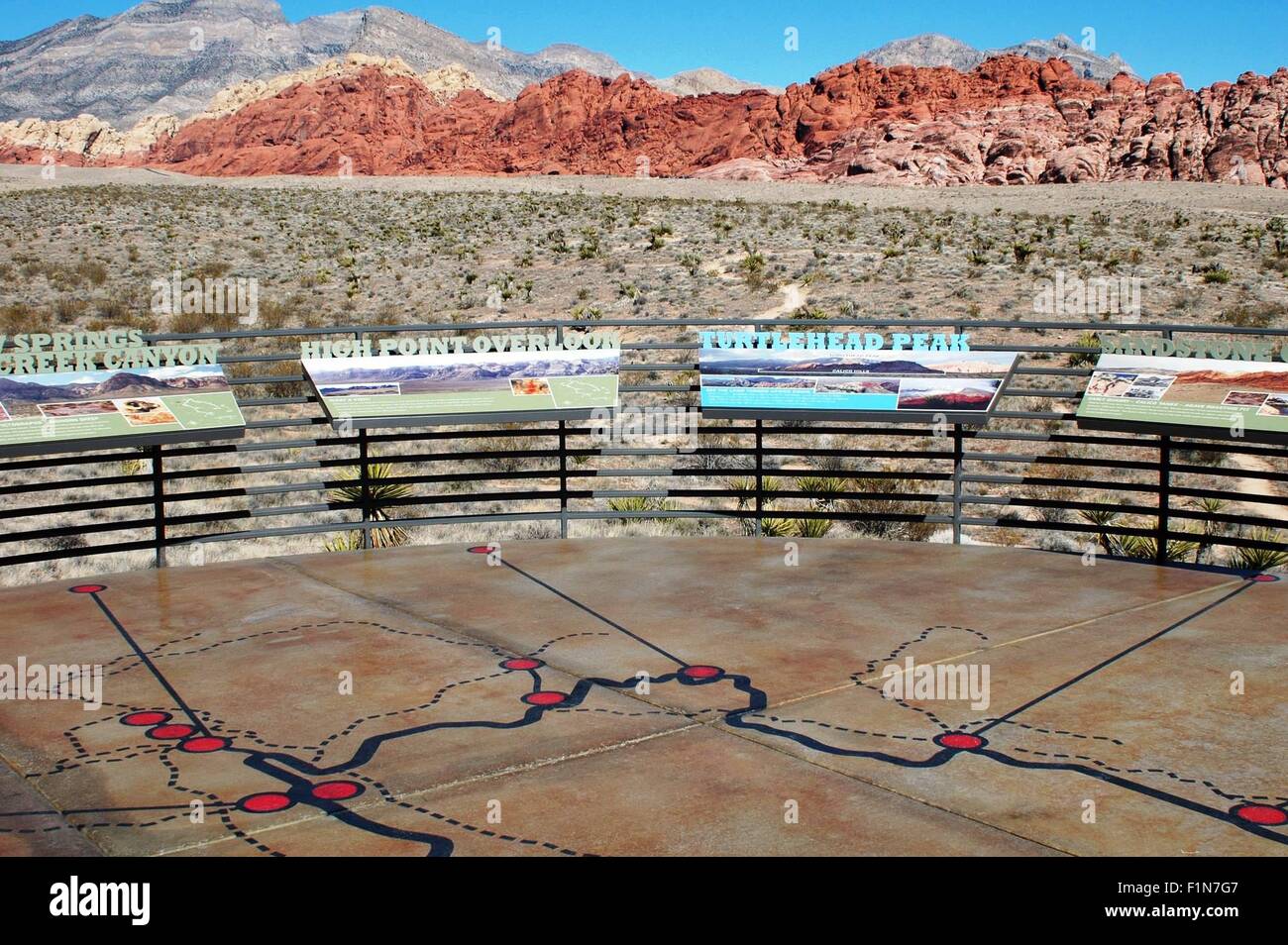 Il Red Rock Canyon National Conservation Area Visitor Center all'aperto presentano interpretative 2 Settembre 2015 vicino a Las Vegas, Nevada. Foto Stock