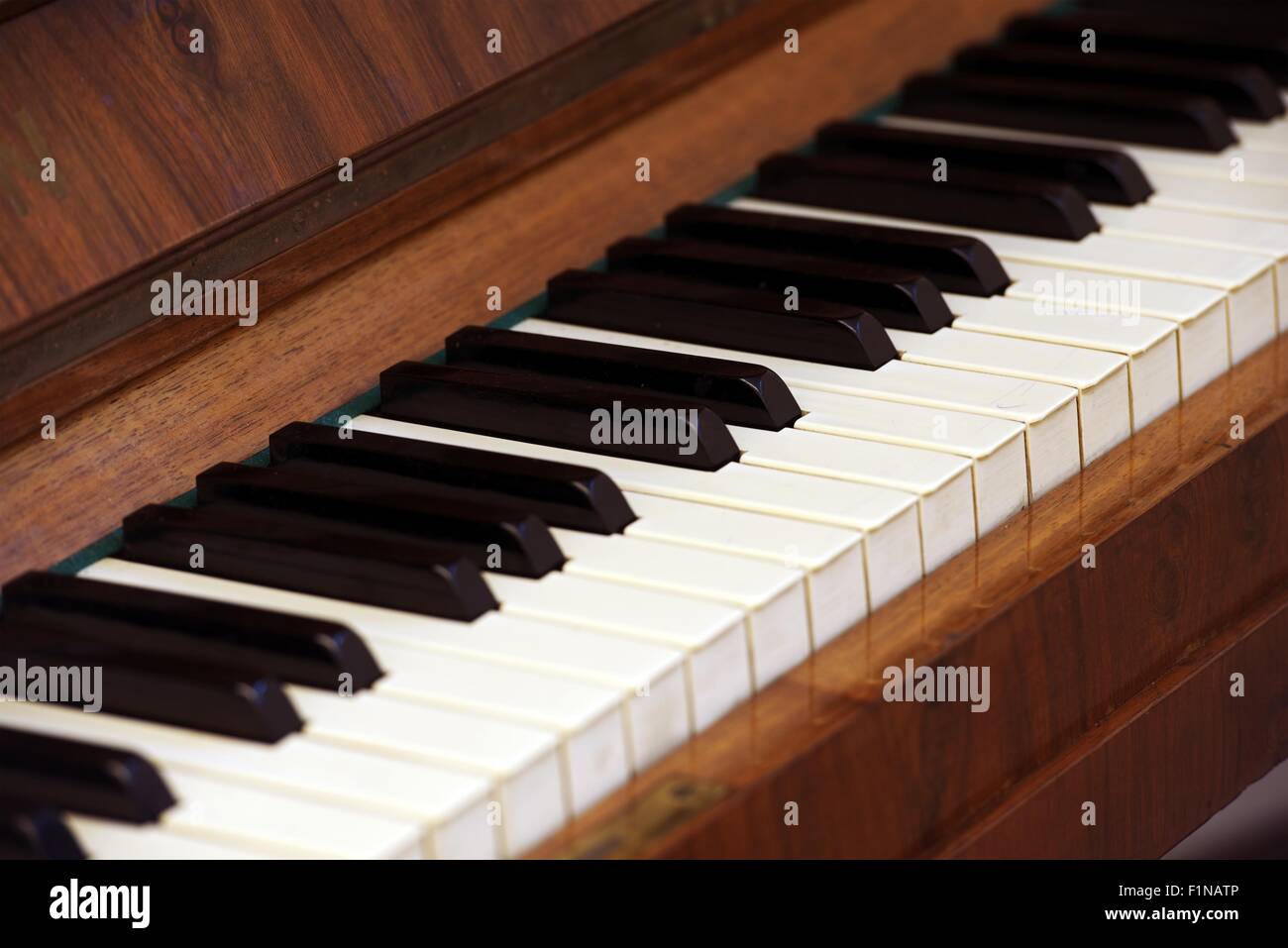 Antico pianoforte chiavi. Pianoforte Closeup fotografia. Musica raccolta foto. Foto Stock