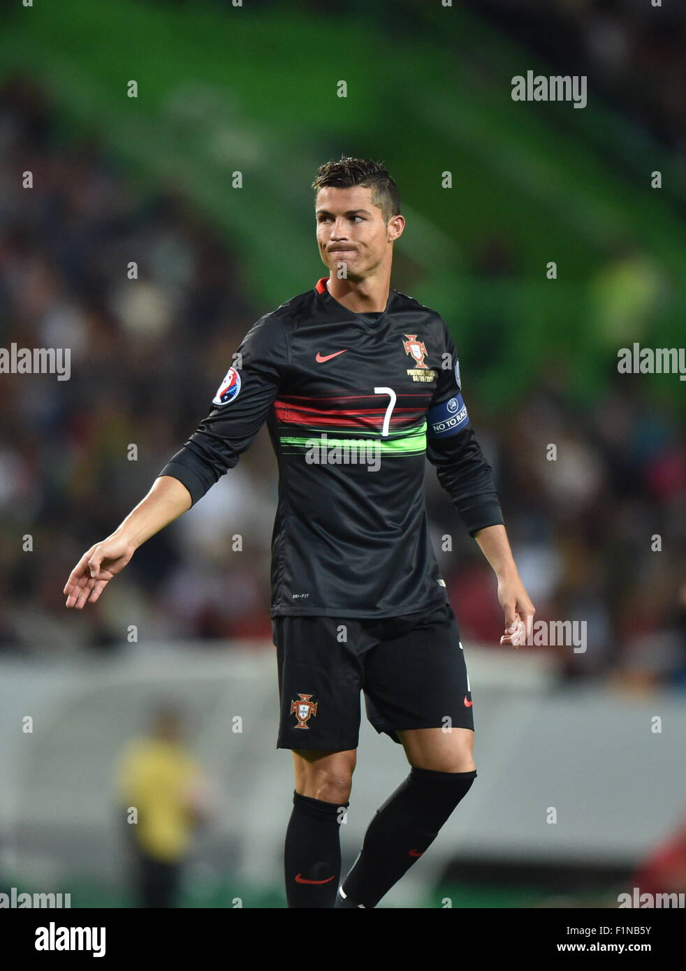 Lisbona, Portogallo. 4 Sep, 2015. Cristiano Ronaldo del Portogallo reagisce durante l'Euro 2016 friendly partita di calcio contro la Francia a Lisbona, Portogallo, Sett. 4, 2015. Il Portogallo ha perso la partita 0-1. Credito: Zhang Liyun/Xinhua/Alamy Live News Foto Stock
