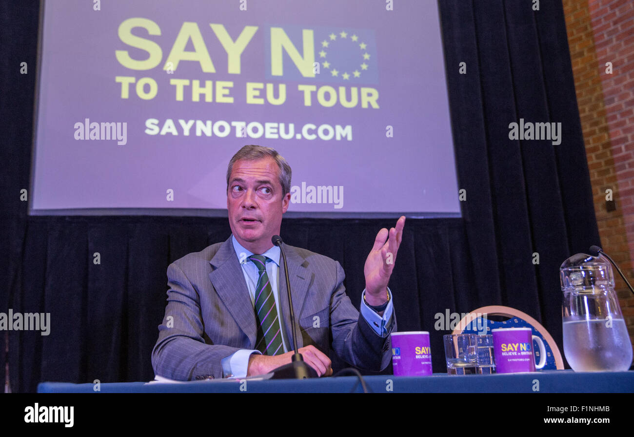 Leader UKIP Nigel Farage e vice leader Paolo Nuttall MEP,avviare il 'say No all' UE referendum tour 4 Settembre 2015 Foto Stock