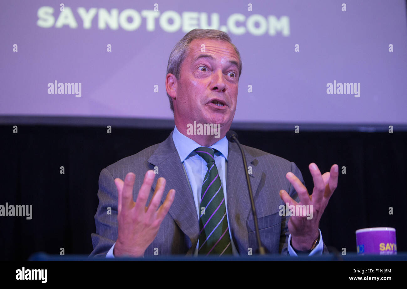 Leader UKIP Nigel Farage e vice leader Paolo Nuttall MEP,avviare il 'say No all' UE referendum tour 4 Settembre 2015 Foto Stock