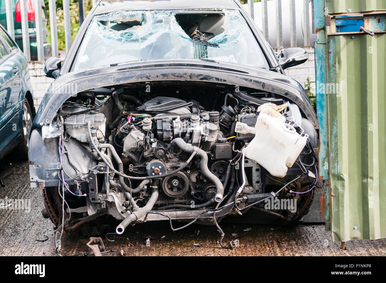 Auto Mercedes spogliato per le parti di ricambio Foto Stock