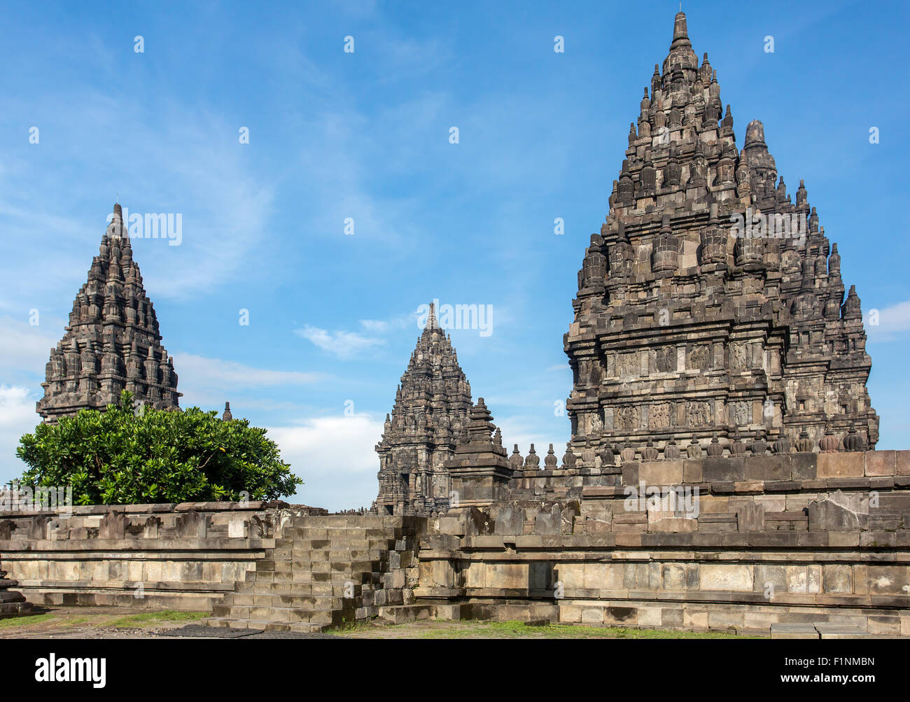 Tempio di Prambanan vicino a Yogyakarta sull isola di Giava, in Indonesia Foto Stock