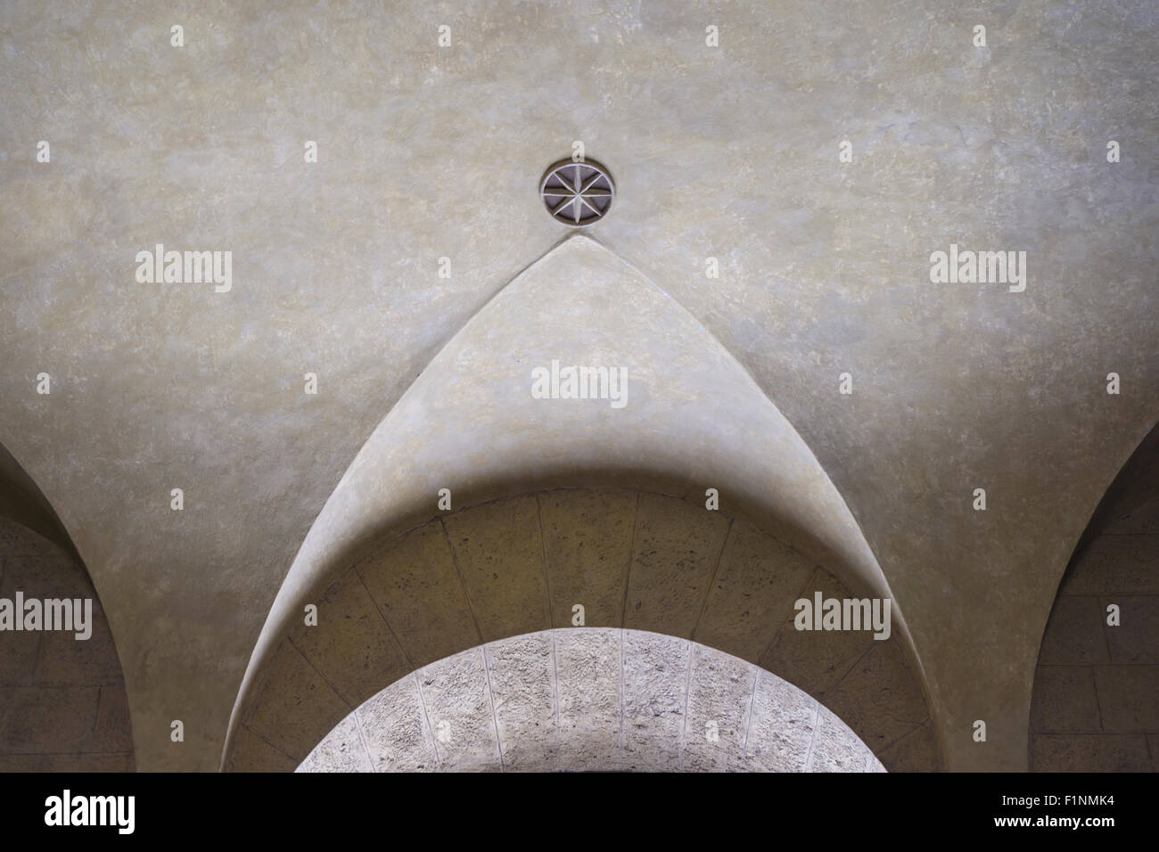 Cortile della chiesa soffitto Foto Stock