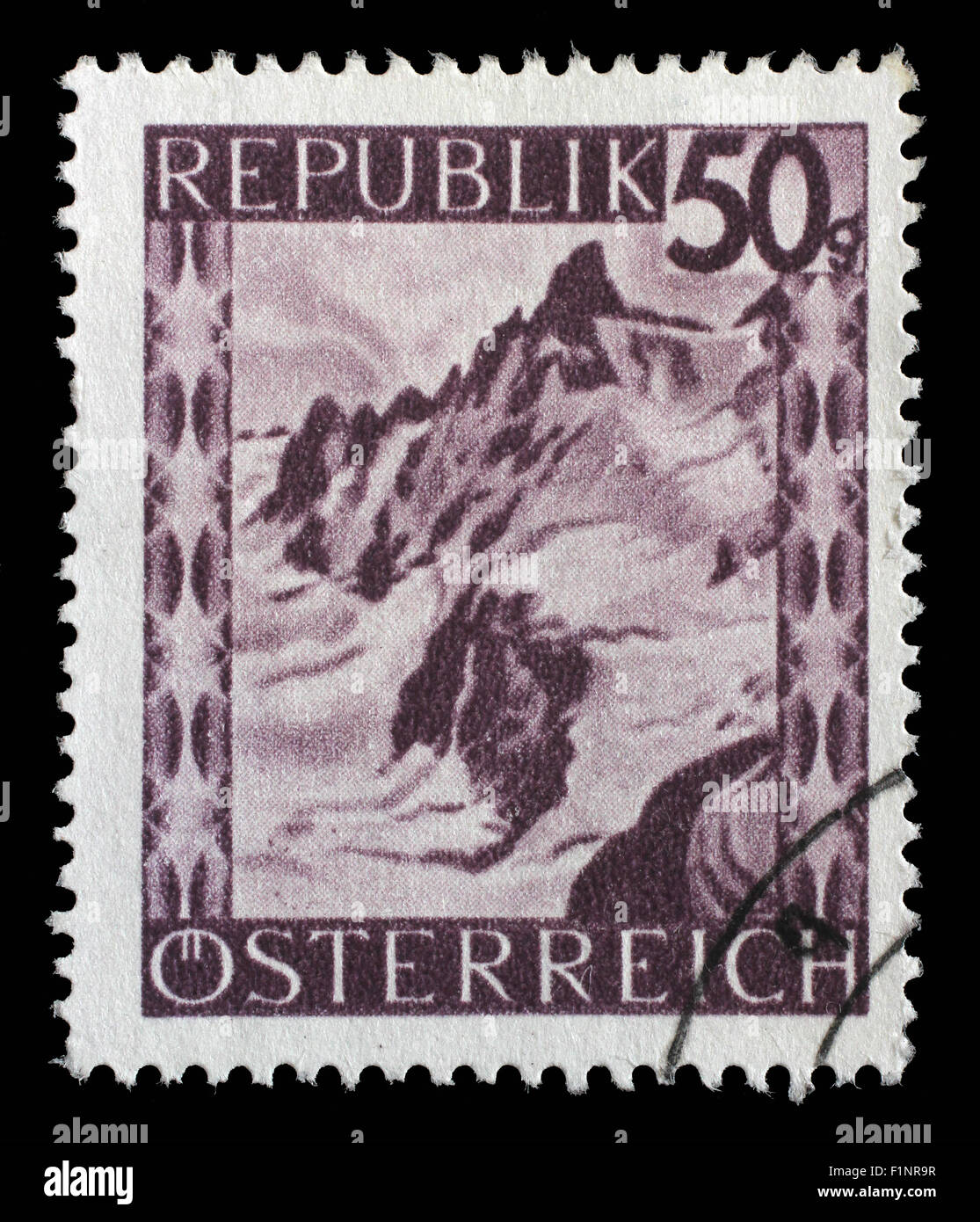Timbro stampato da Austria, mostra Silvretta montagne, Vorarlberg, circa 1945 Foto Stock