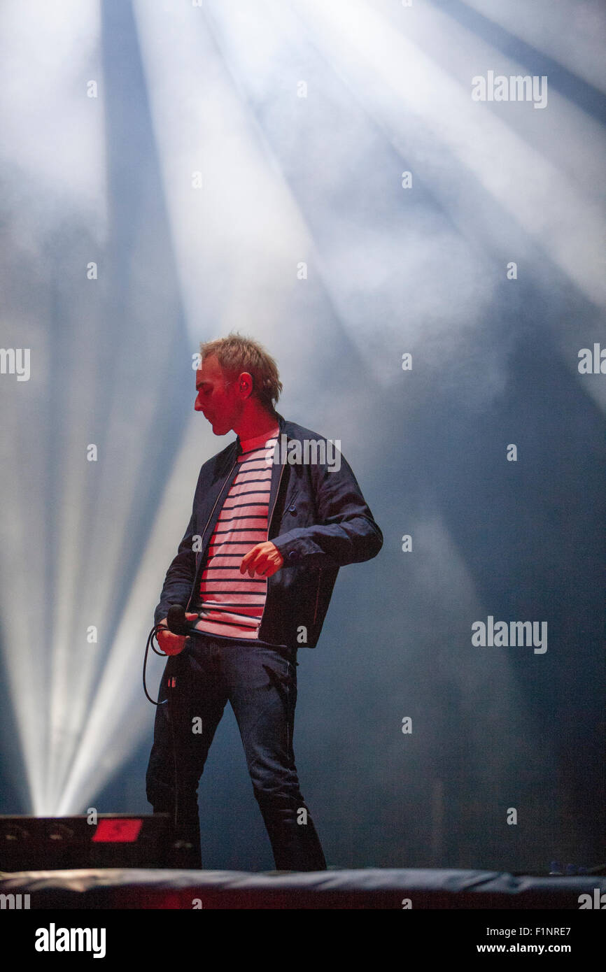 L'Irlanda. Il 4 settembre, 2015. Karl Hyde (nella foto) del British banda elettronica Underworld esibirsi sul palco durante la prima notte in Irlanda il più grande festival, Picnic elettrico 2015 Credit: Darren McLoughlin/Alamy Live News Foto Stock