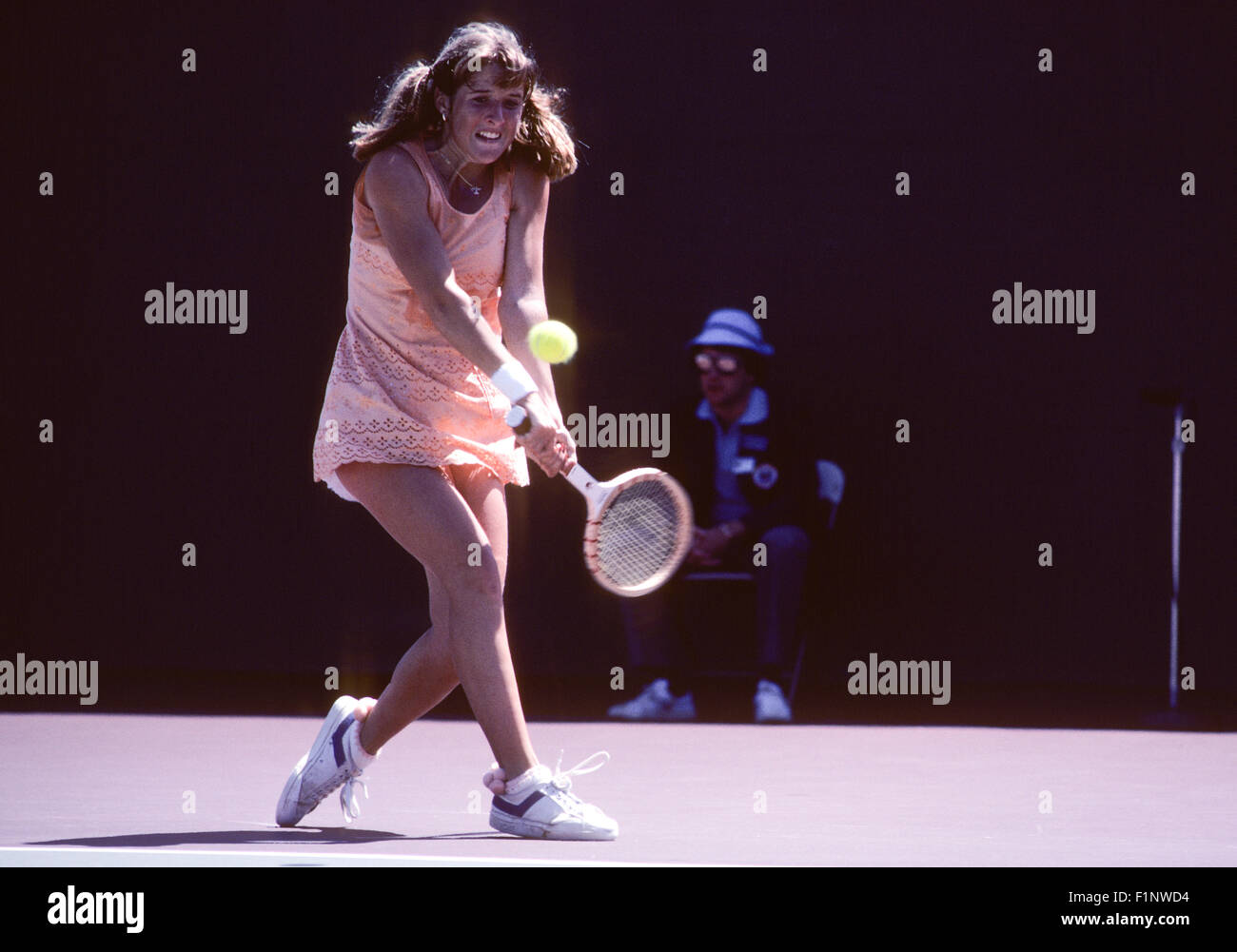 Tracy Austin in azione al Clairol Crown torneo di tennis presso la costa Resort di Carlsbad, in California nel mese di aprile 1980. Foto Stock